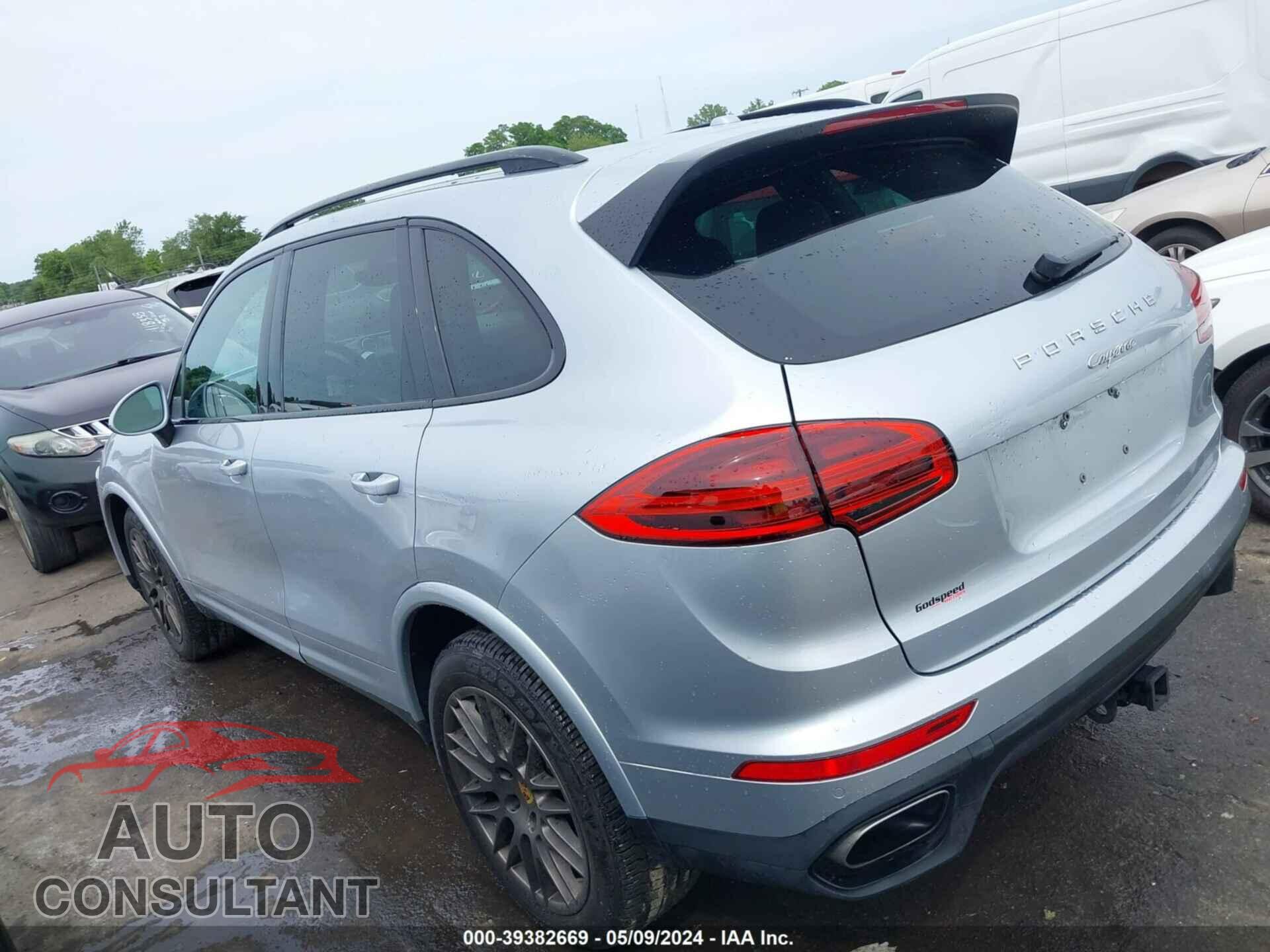 PORSCHE CAYENNE 2017 - WP1AA2A26HKA82313