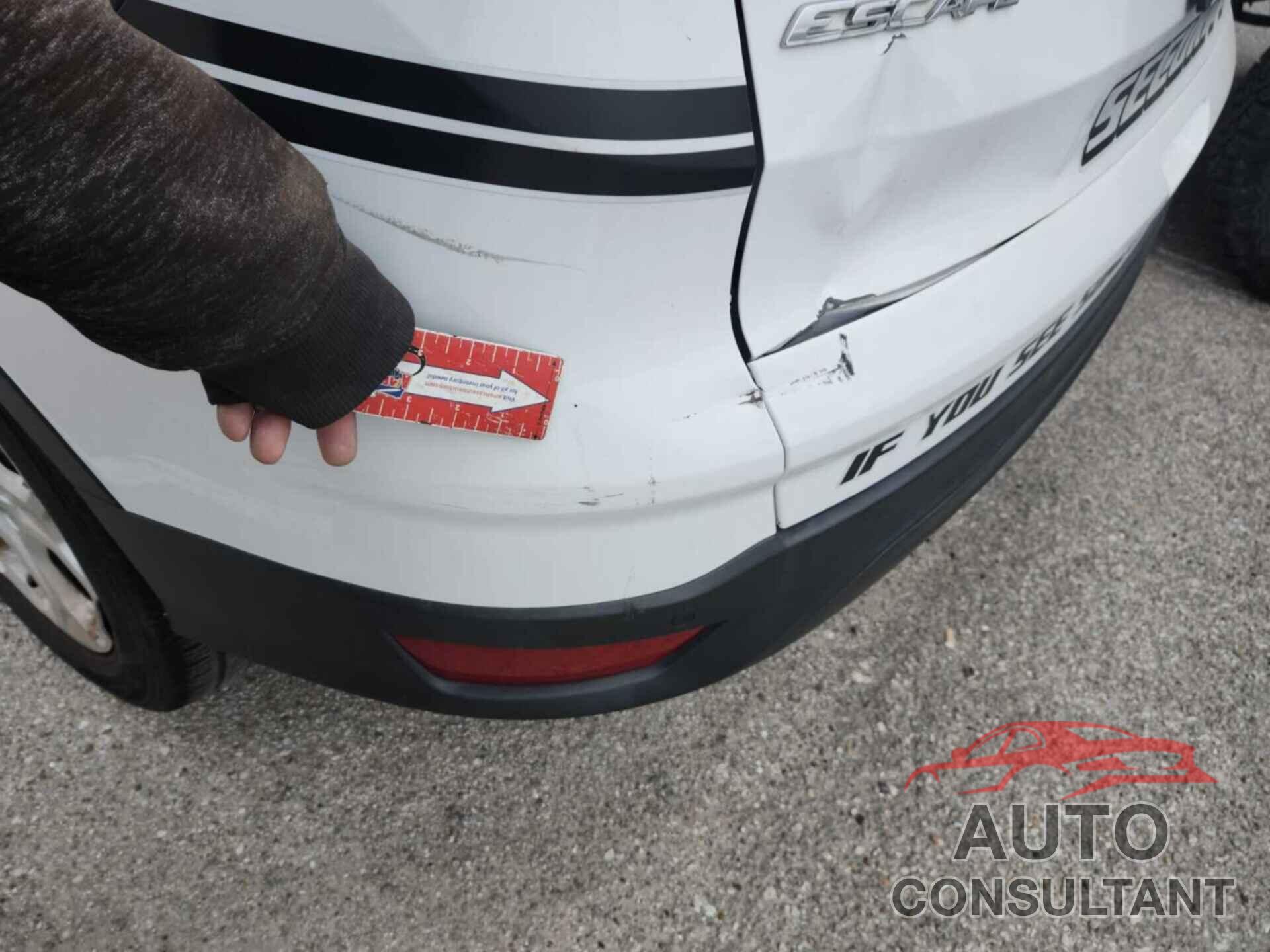 FORD ESCAPE 2018 - 1FMCU0F7XJUC63270