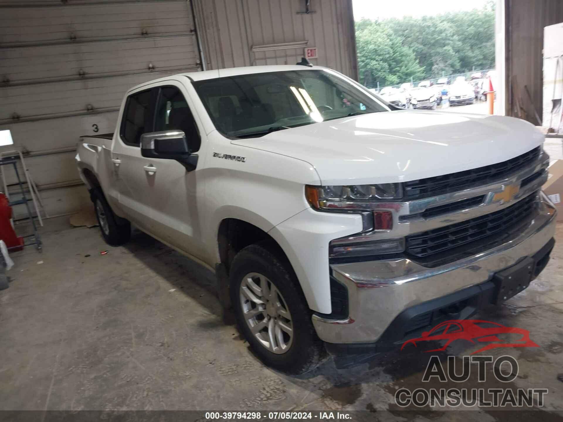 CHEVROLET SILVERADO 1500 2021 - 1GCUYDED2MZ218181