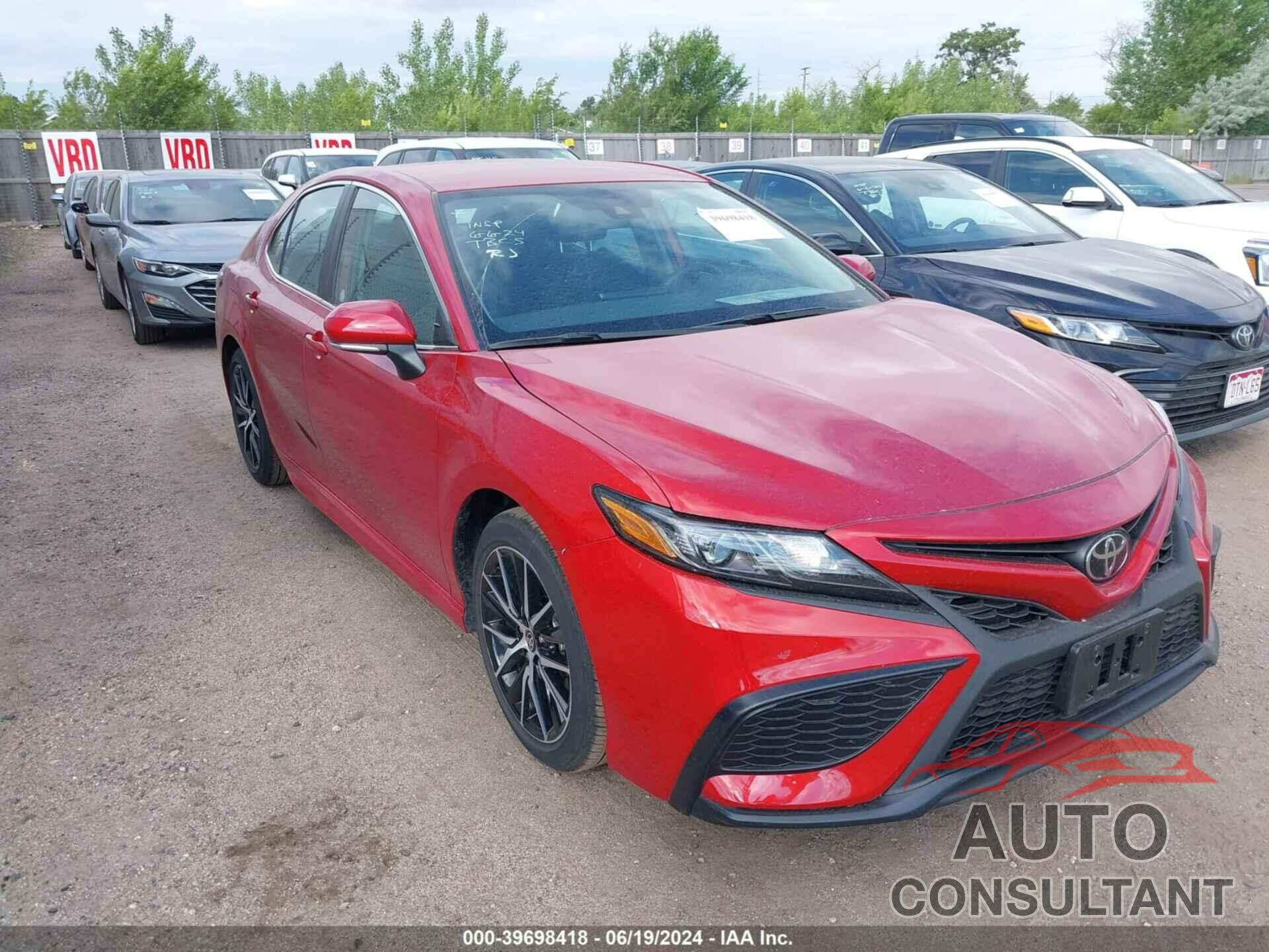 TOYOTA CAMRY 2024 - 4T1G11AK2RU226396