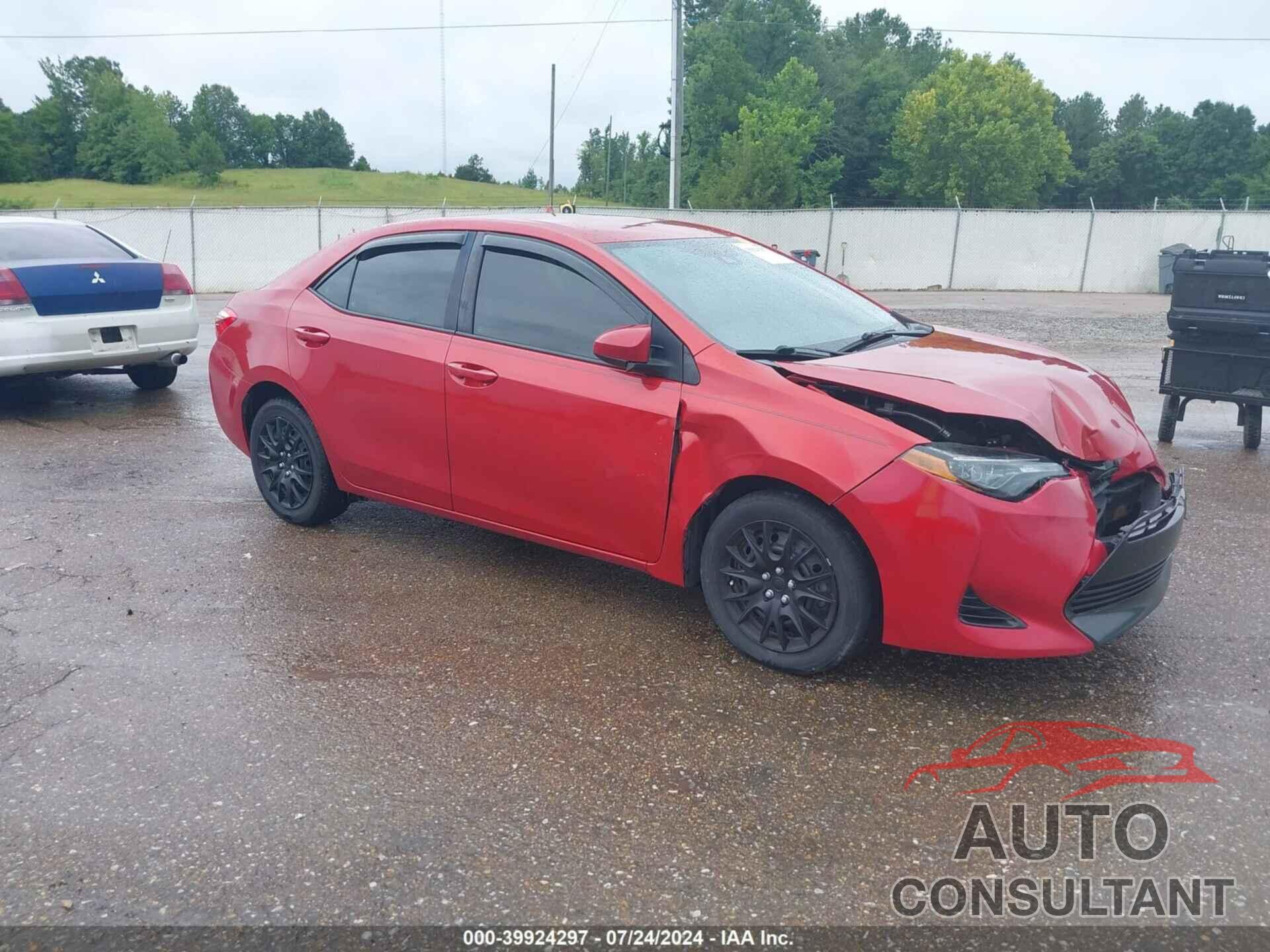 TOYOTA COROLLA 2018 - 5YFBURHE2JP853704