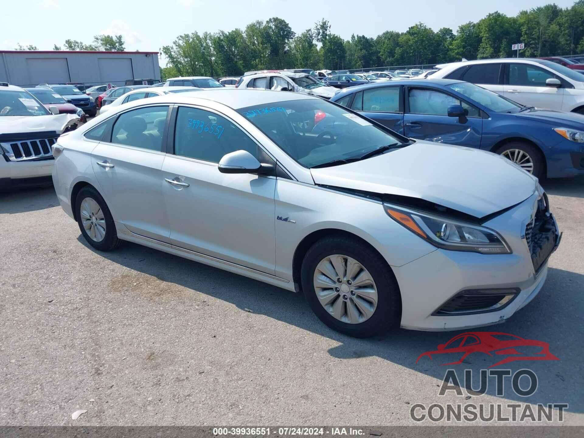 HYUNDAI SONATA HYBRID 2016 - KMHE24L19GA010988