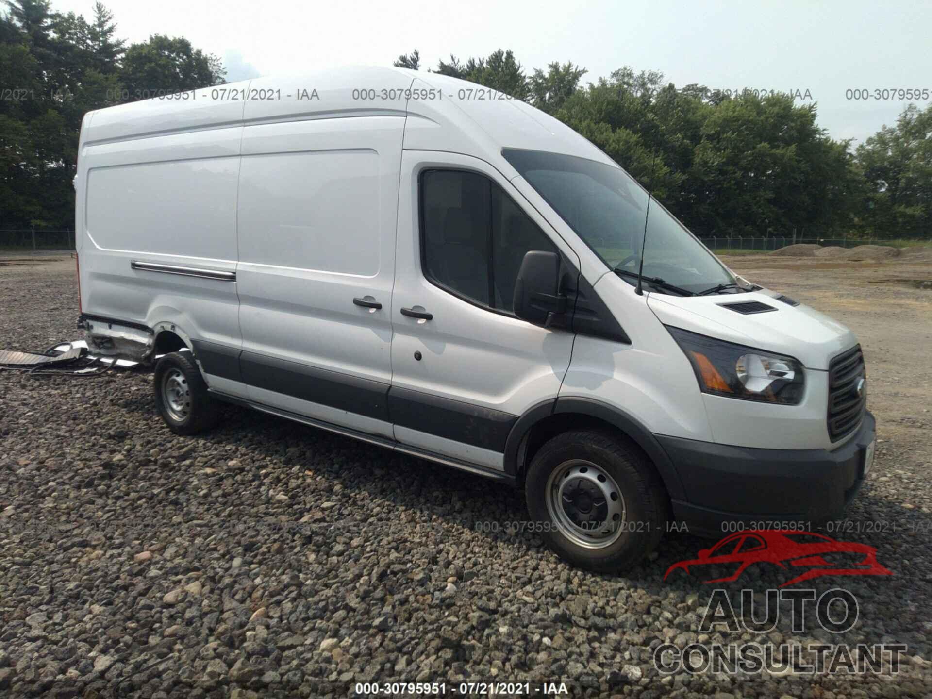 FORD TRANSIT VAN 2018 - 1FTYR3XM3JKA82167