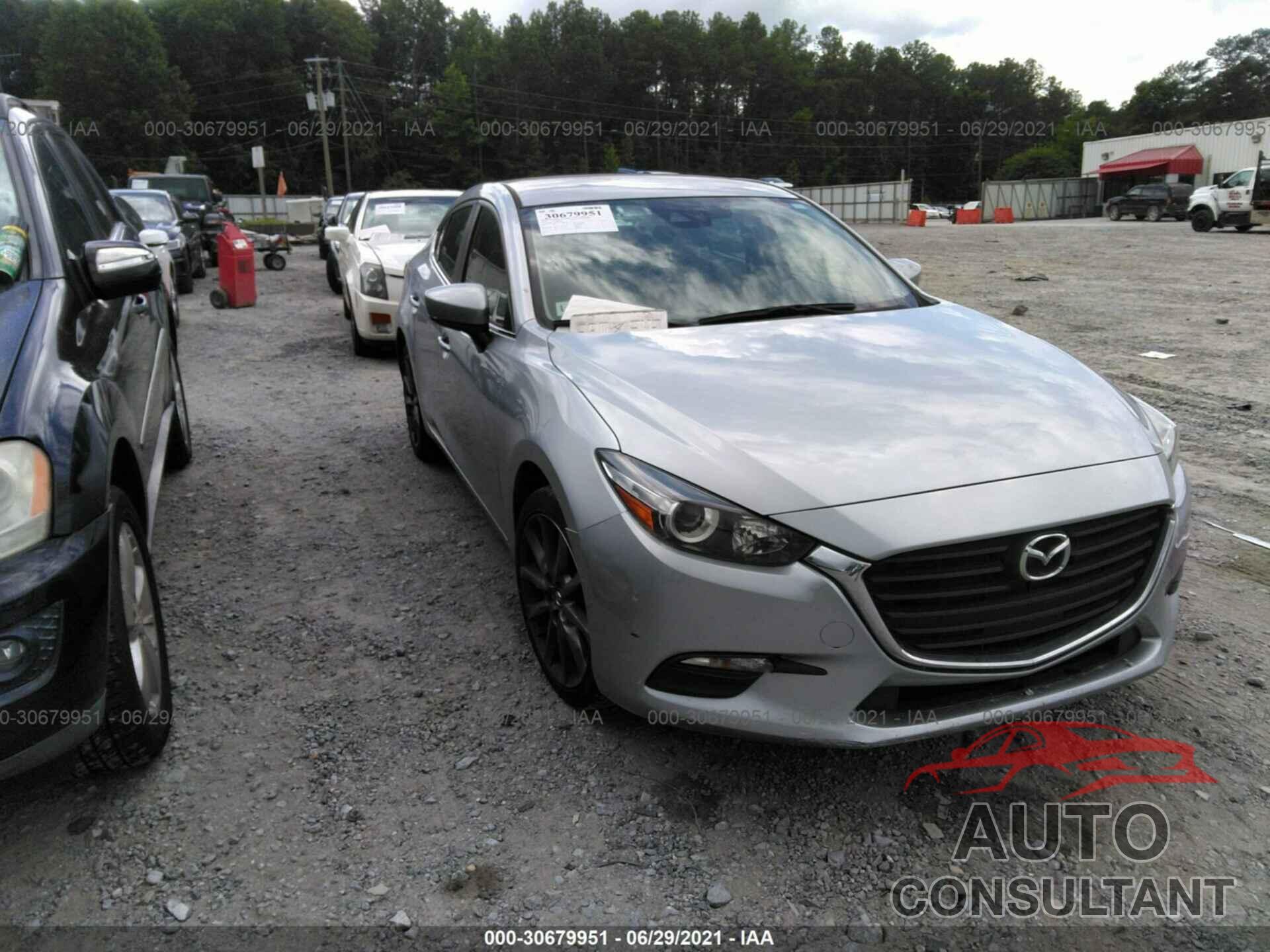 MAZDA MAZDA3 4-DOOR 2018 - 3MZBN1V34JM208140