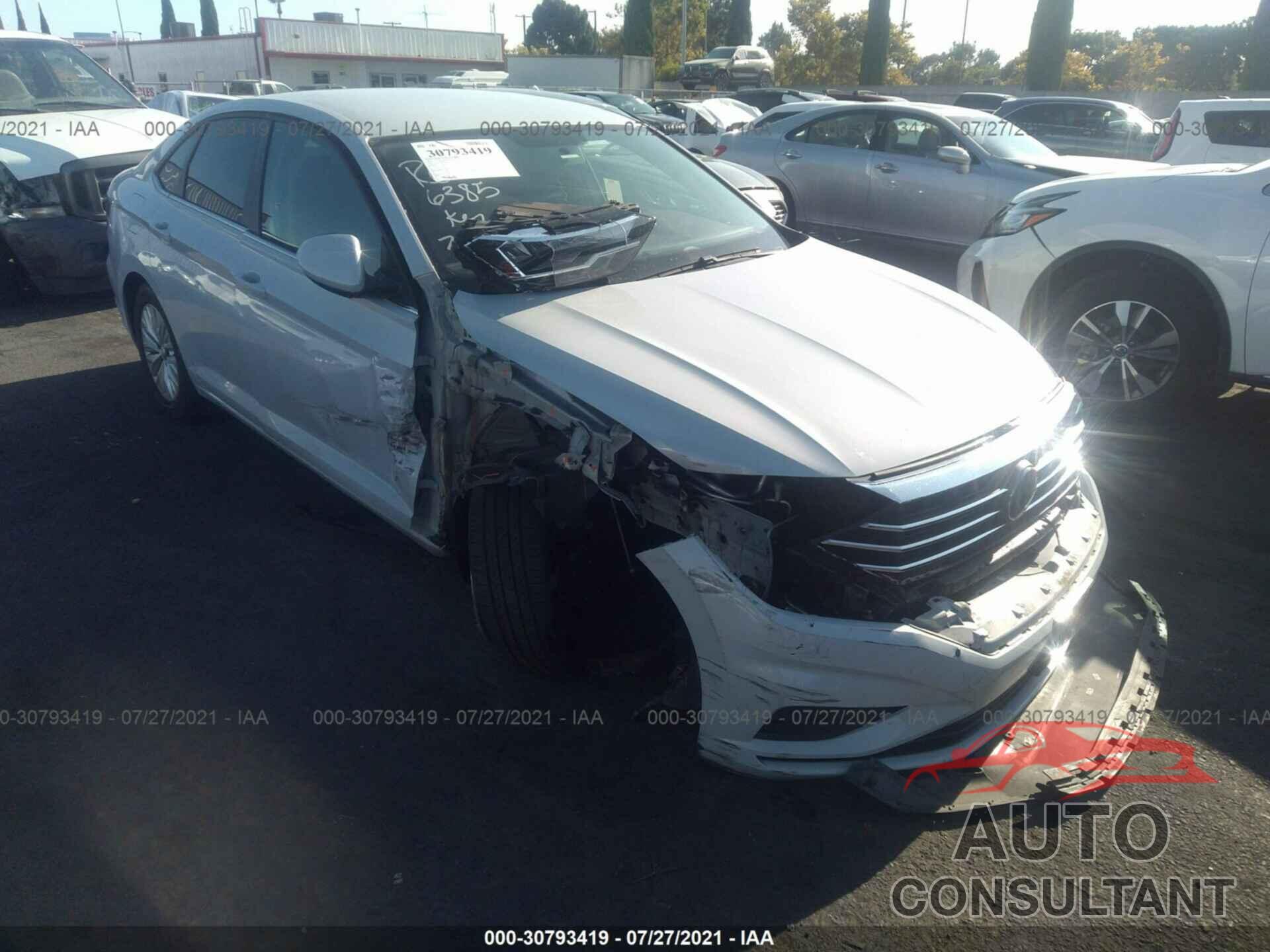 VOLKSWAGEN JETTA 2019 - 3VWN57BU3KM035399