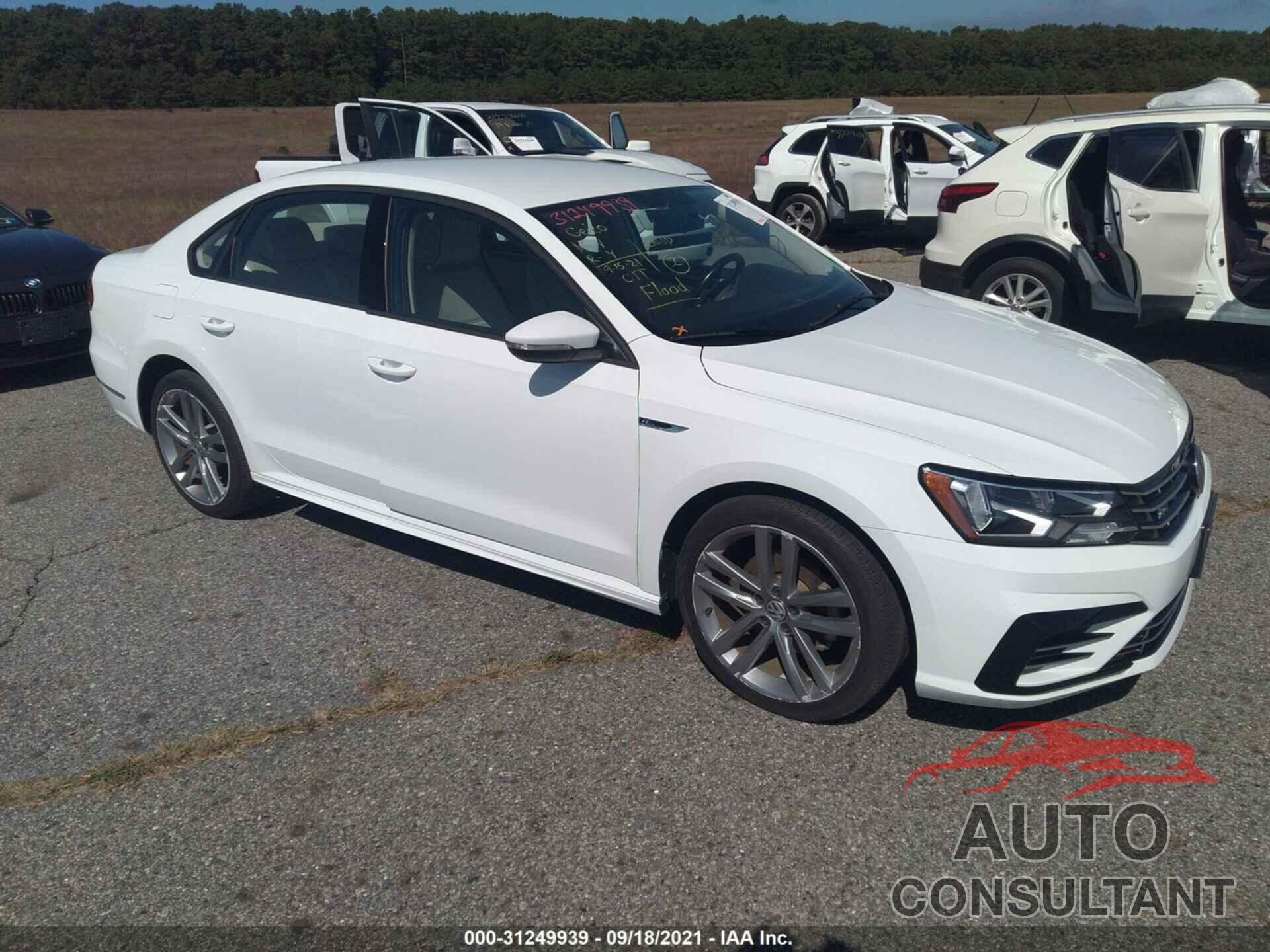 VOLKSWAGEN PASSAT 2018 - 1VWAA7A37JC006393