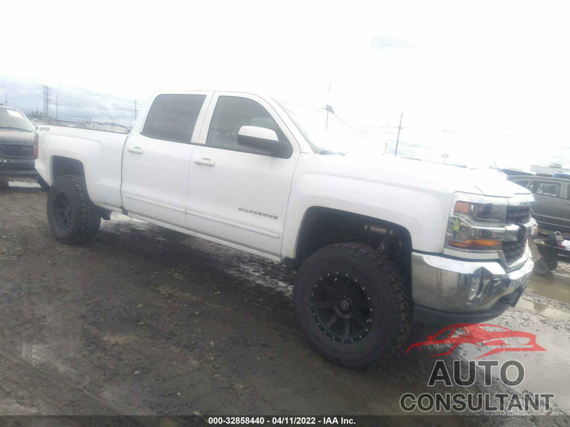 CHEVROLET SILVERADO 1500 2018 - 1GCUKREC8JF243430