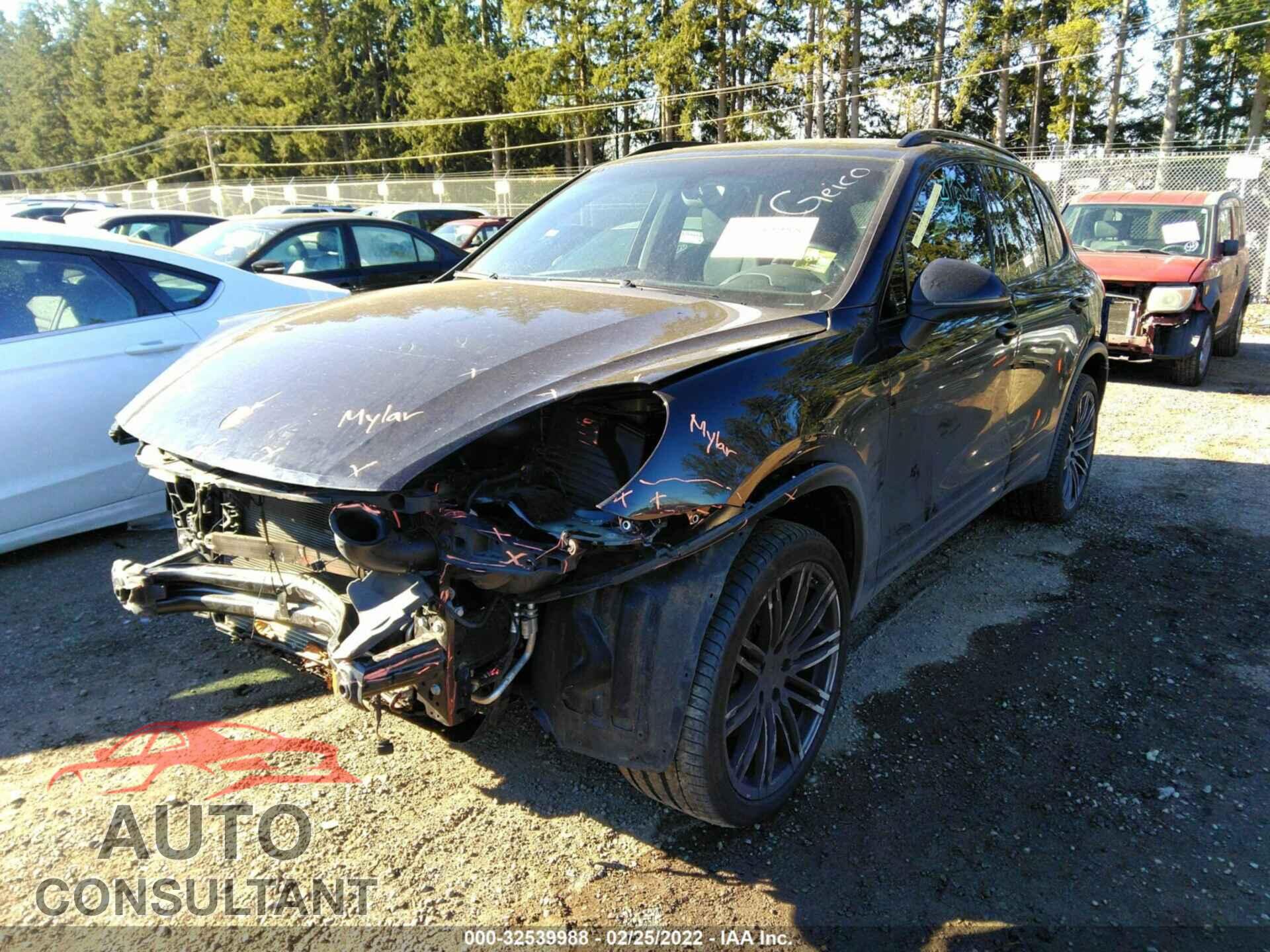 PORSCHE CAYENNE 2016 - WP1AA2A28GKA13072