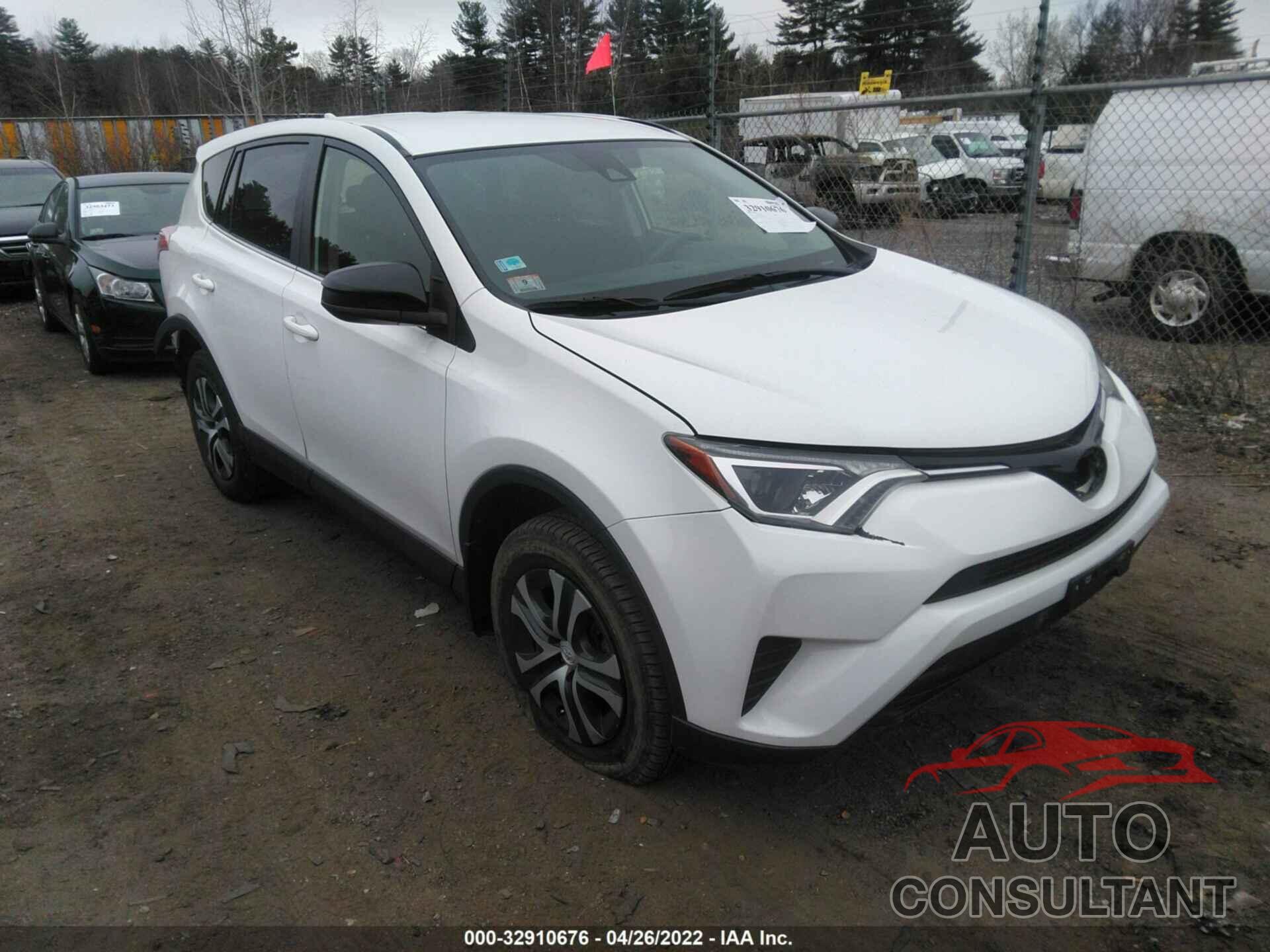 TOYOTA RAV4 2017 - JTMBFREV9HD220824