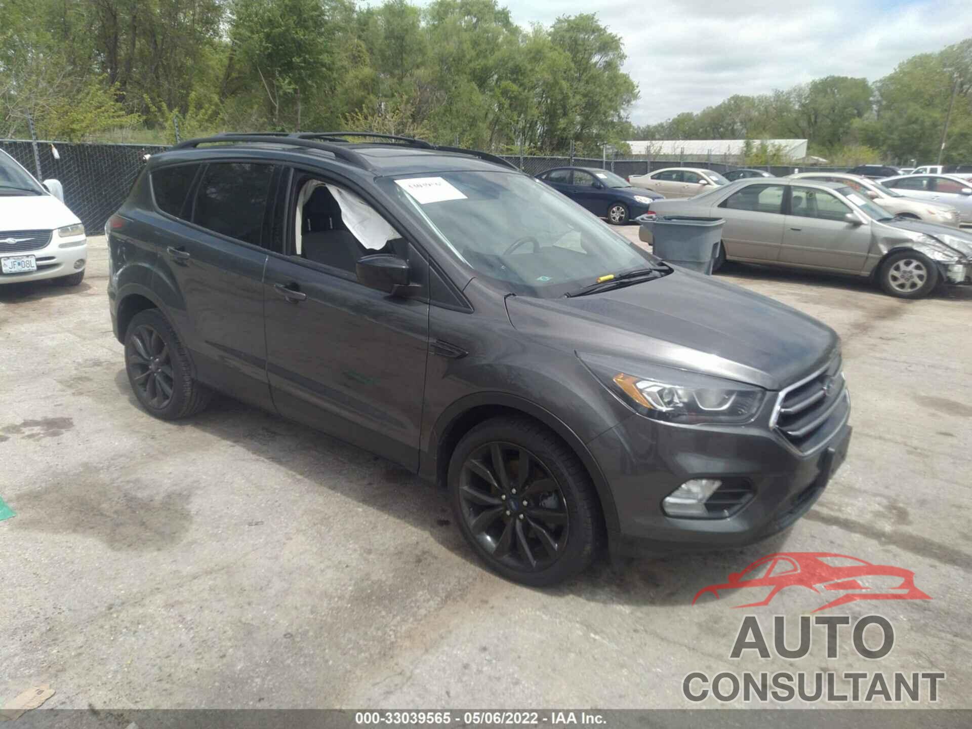 FORD ESCAPE 2017 - 1FMCU9G95HUA94323