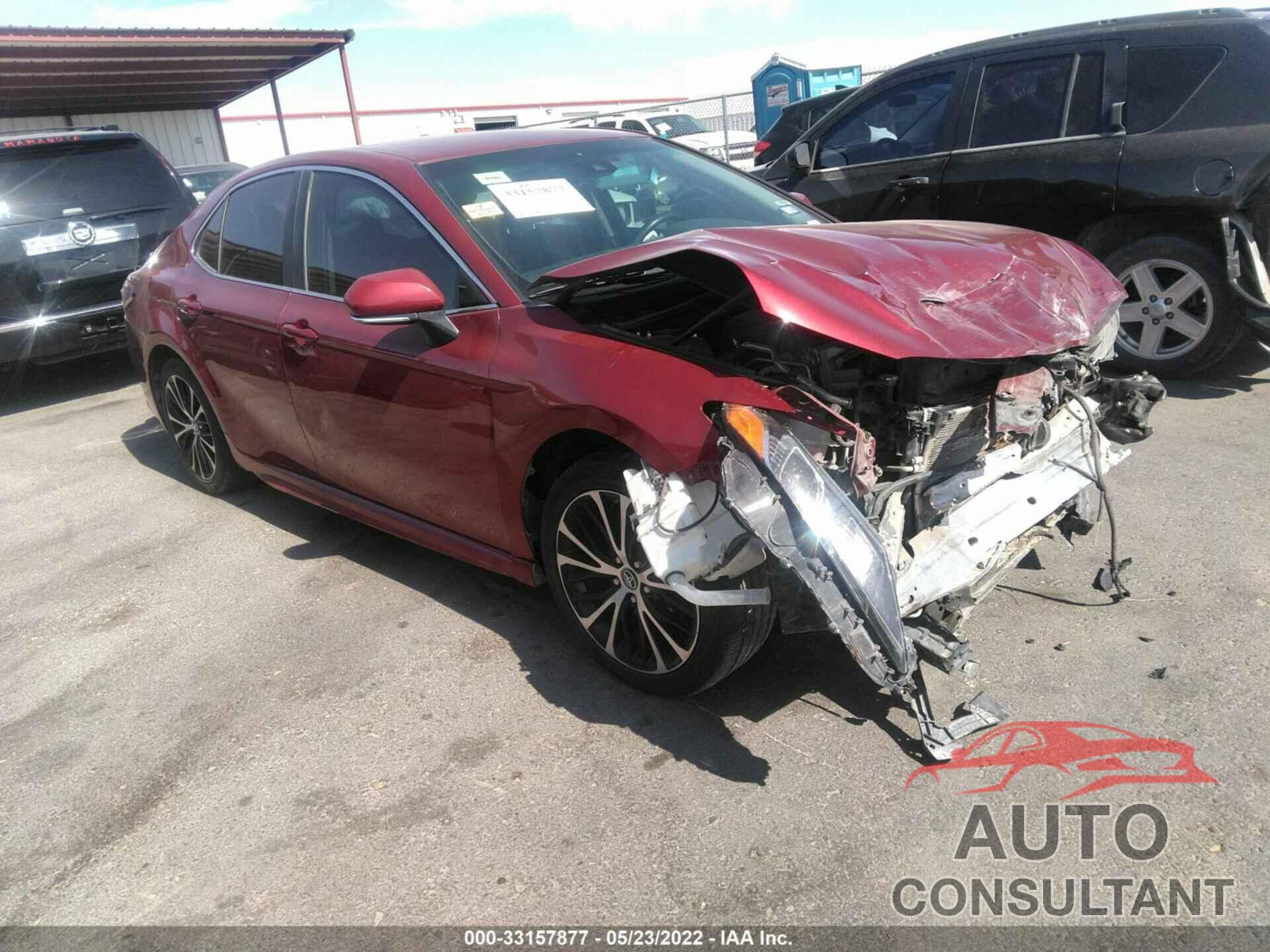 TOYOTA CAMRY 2018 - 4T1B11HK2JU676232