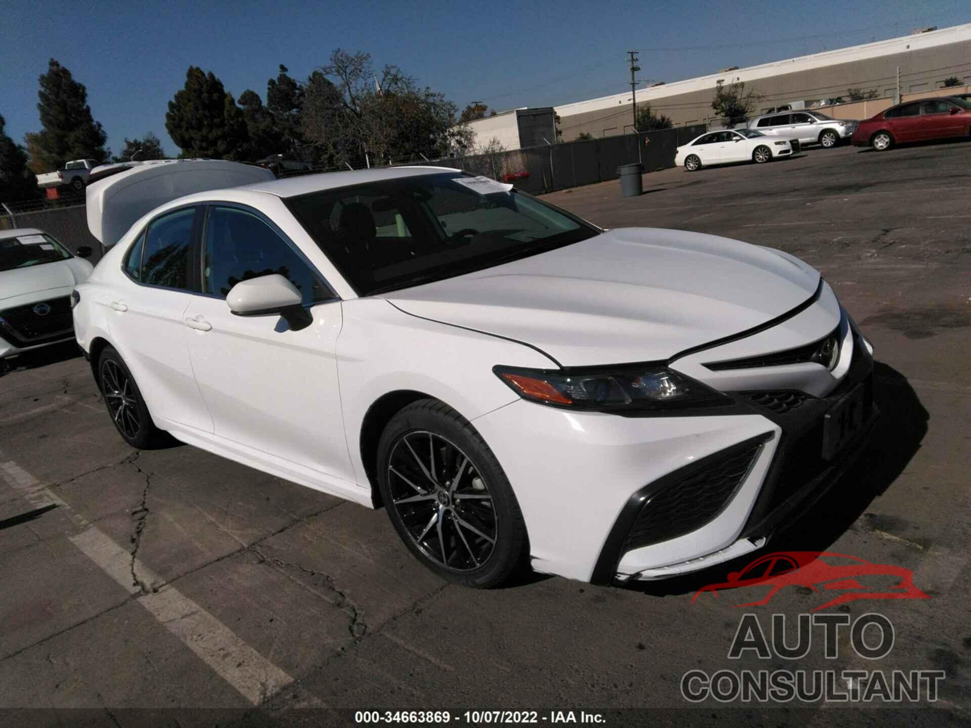 TOYOTA CAMRY 2021 - 4T1G11AK8MU540210