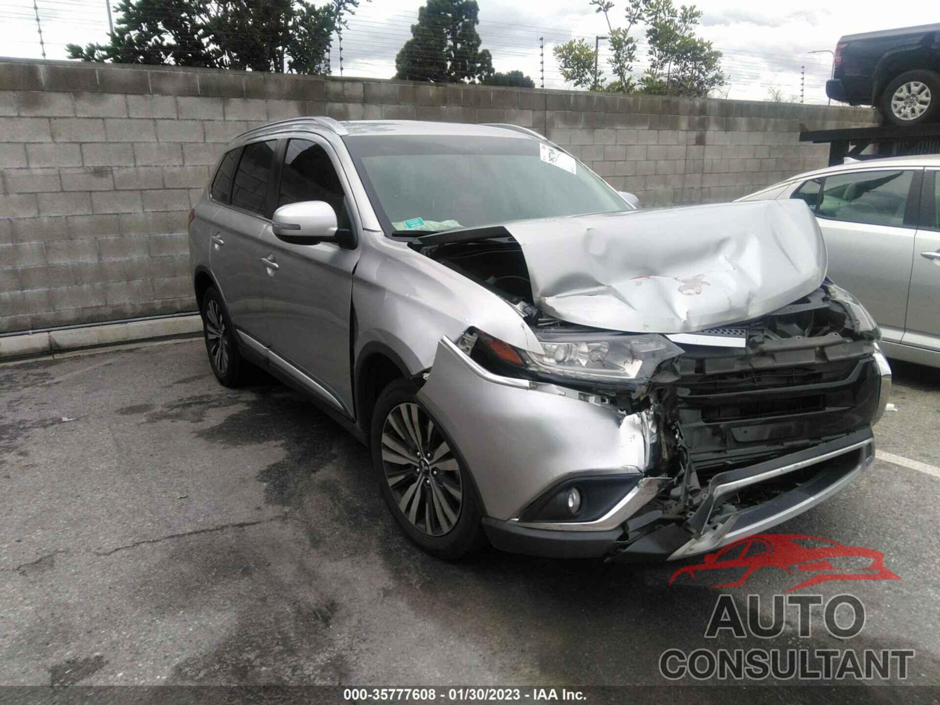 MITSUBISHI OUTLANDER 2019 - JA4AD3A30KZ024861