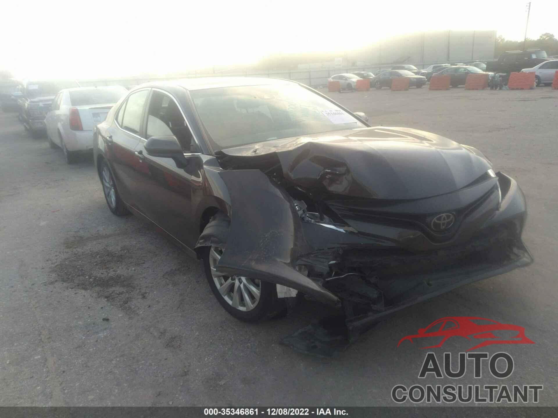 TOYOTA CAMRY 2018 - 4T1B11HK6JU607186