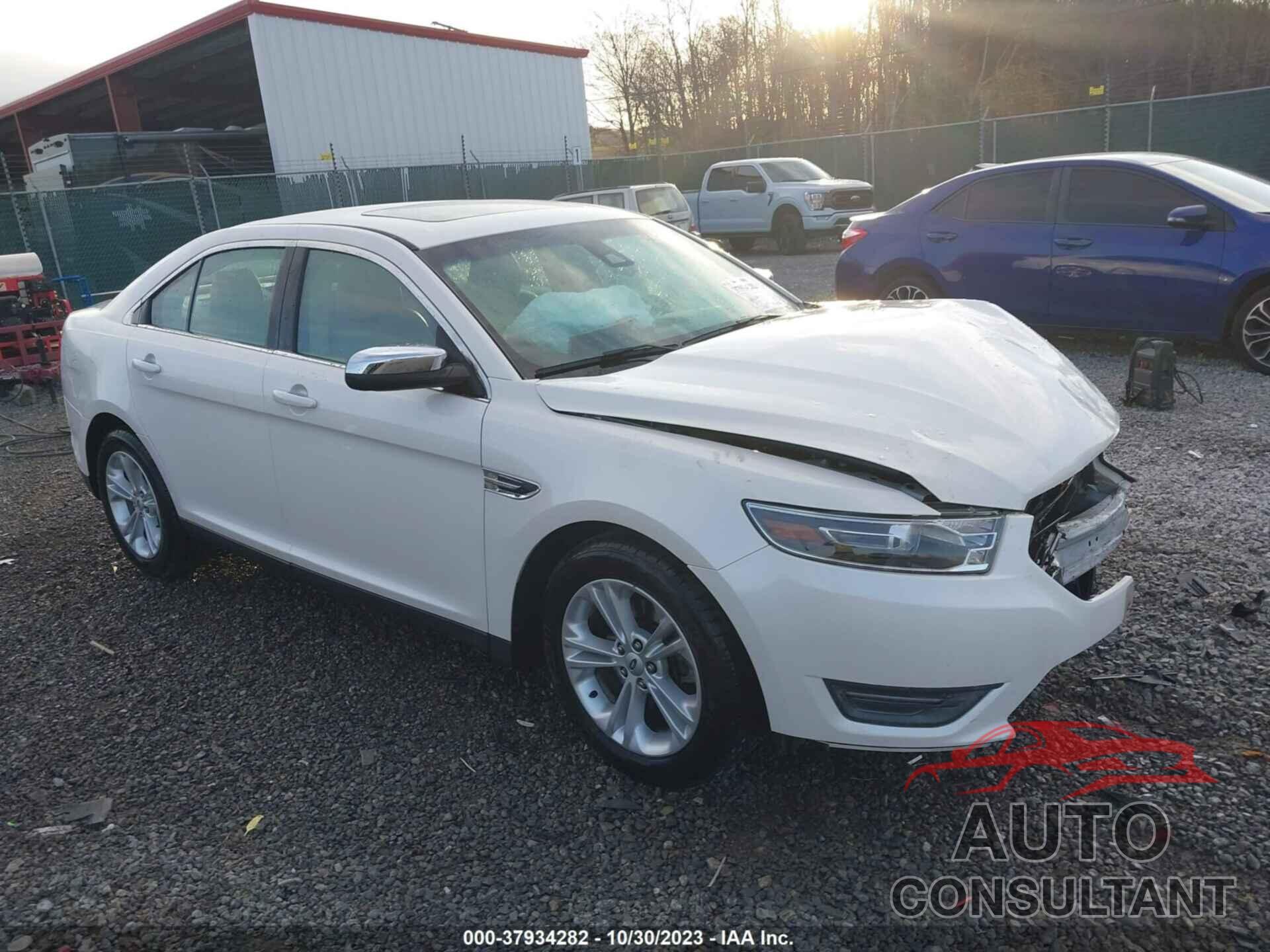 FORD TAURUS 2018 - 1FAHP2F80JG126235