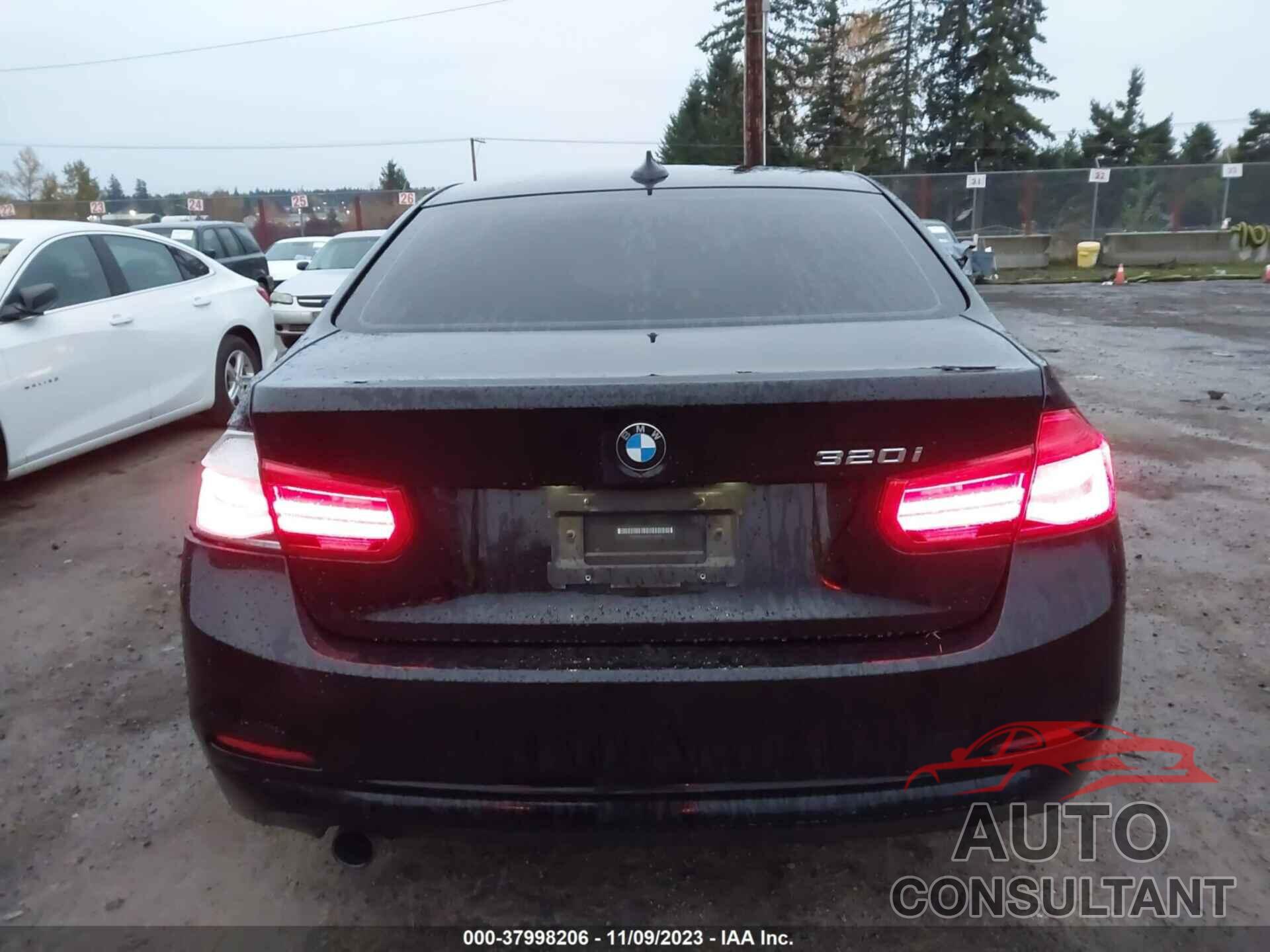 BMW 320I 2016 - WBA8E1G5XGNU11072