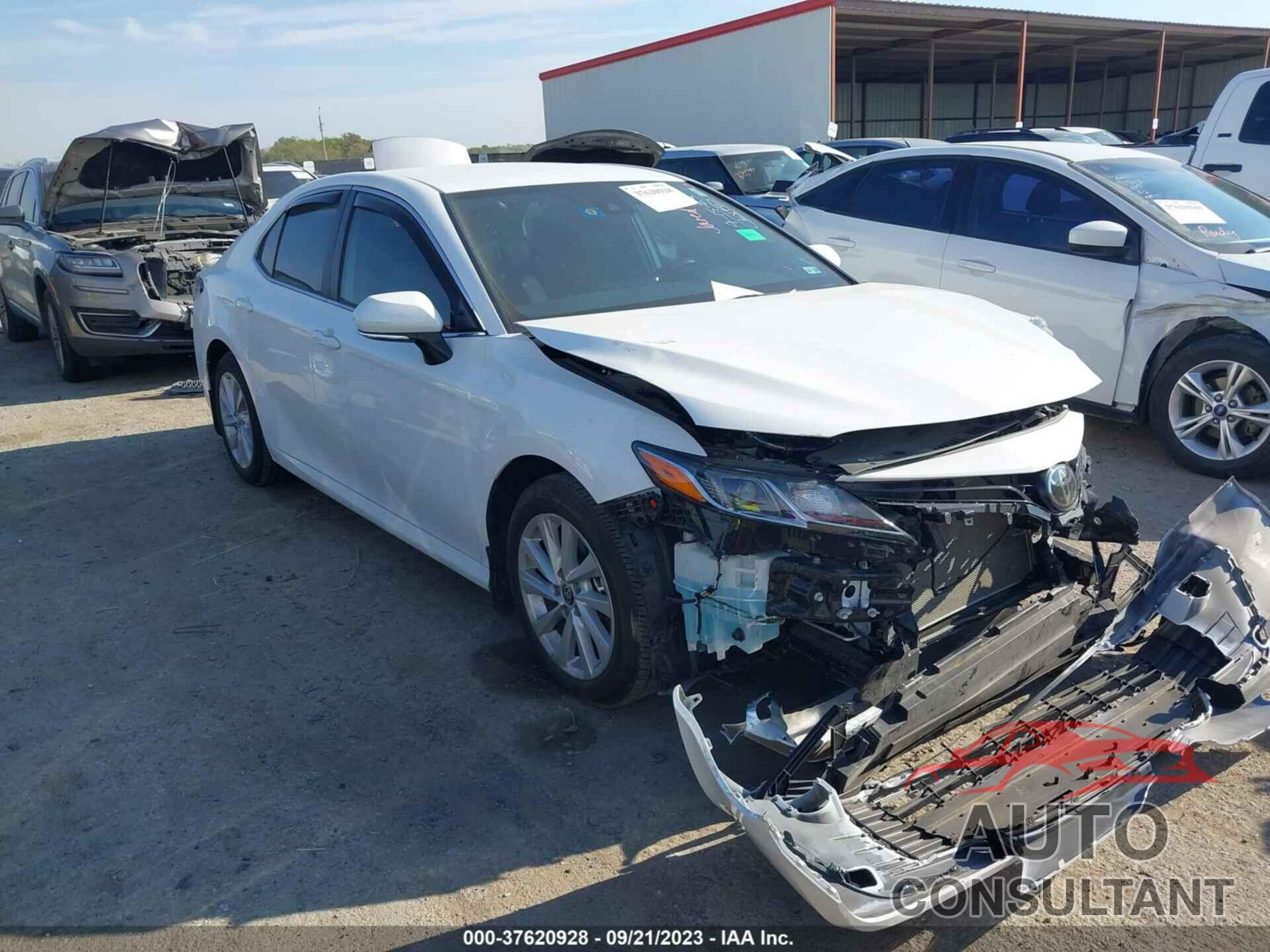 TOYOTA CAMRY 2022 - 4T1R11AK0NU059670
