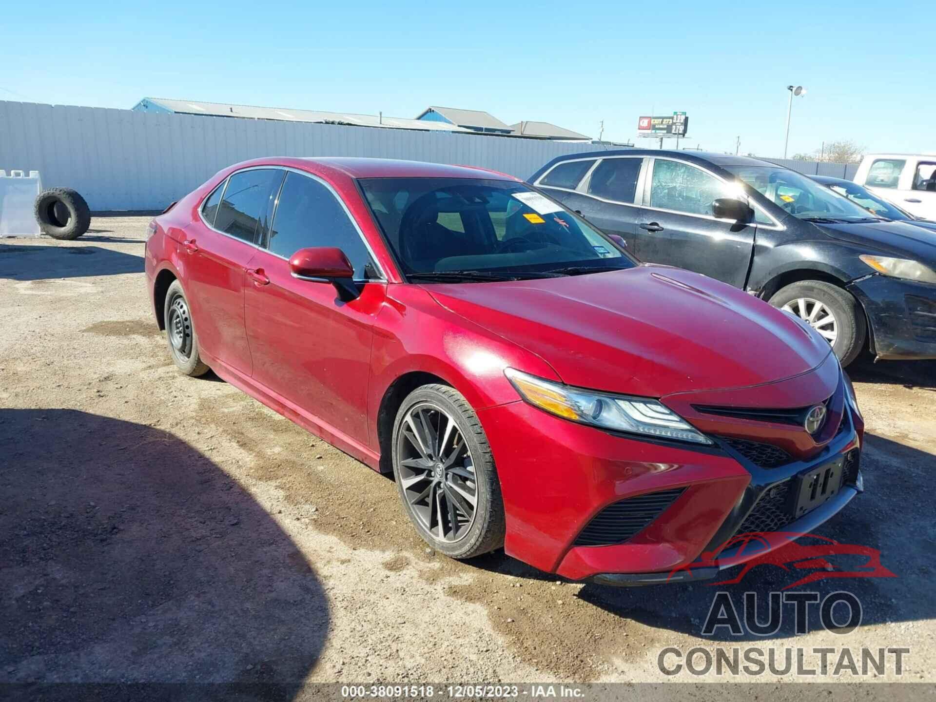 TOYOTA CAMRY 2018 - 4T1B61HK6JU503282