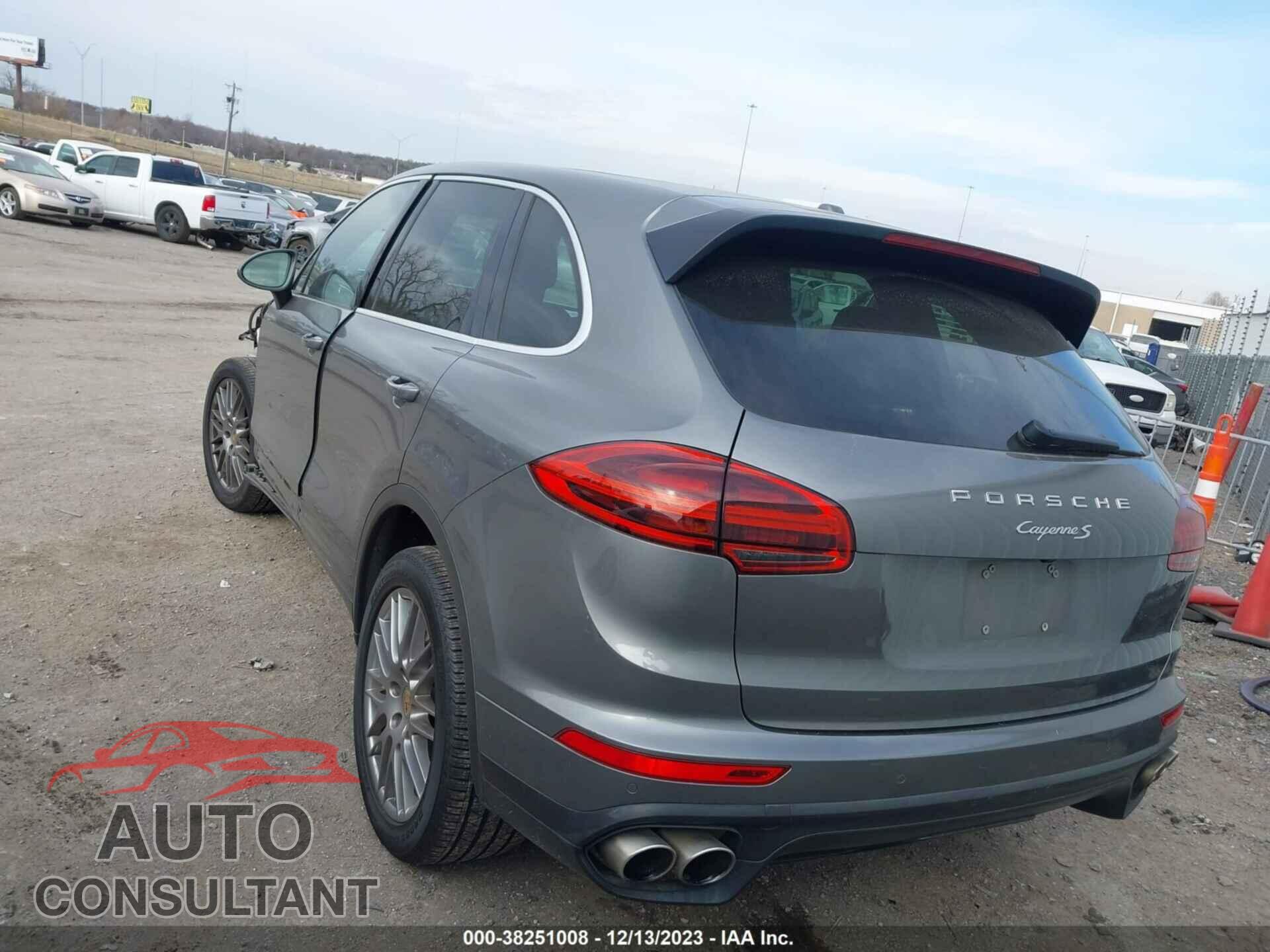 PORSCHE CAYENNE 2017 - WP1AB2A29HLA53735