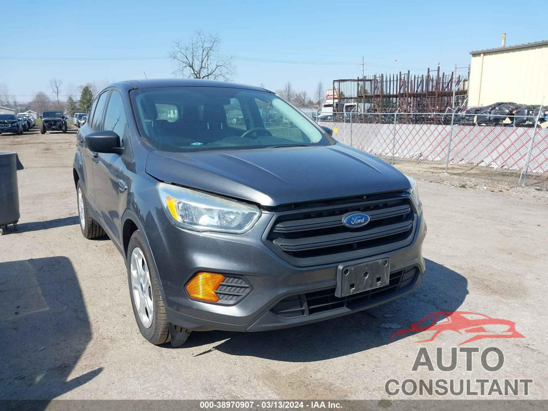 FORD ESCAPE 2017 - 1FMCU0F74HUA31838