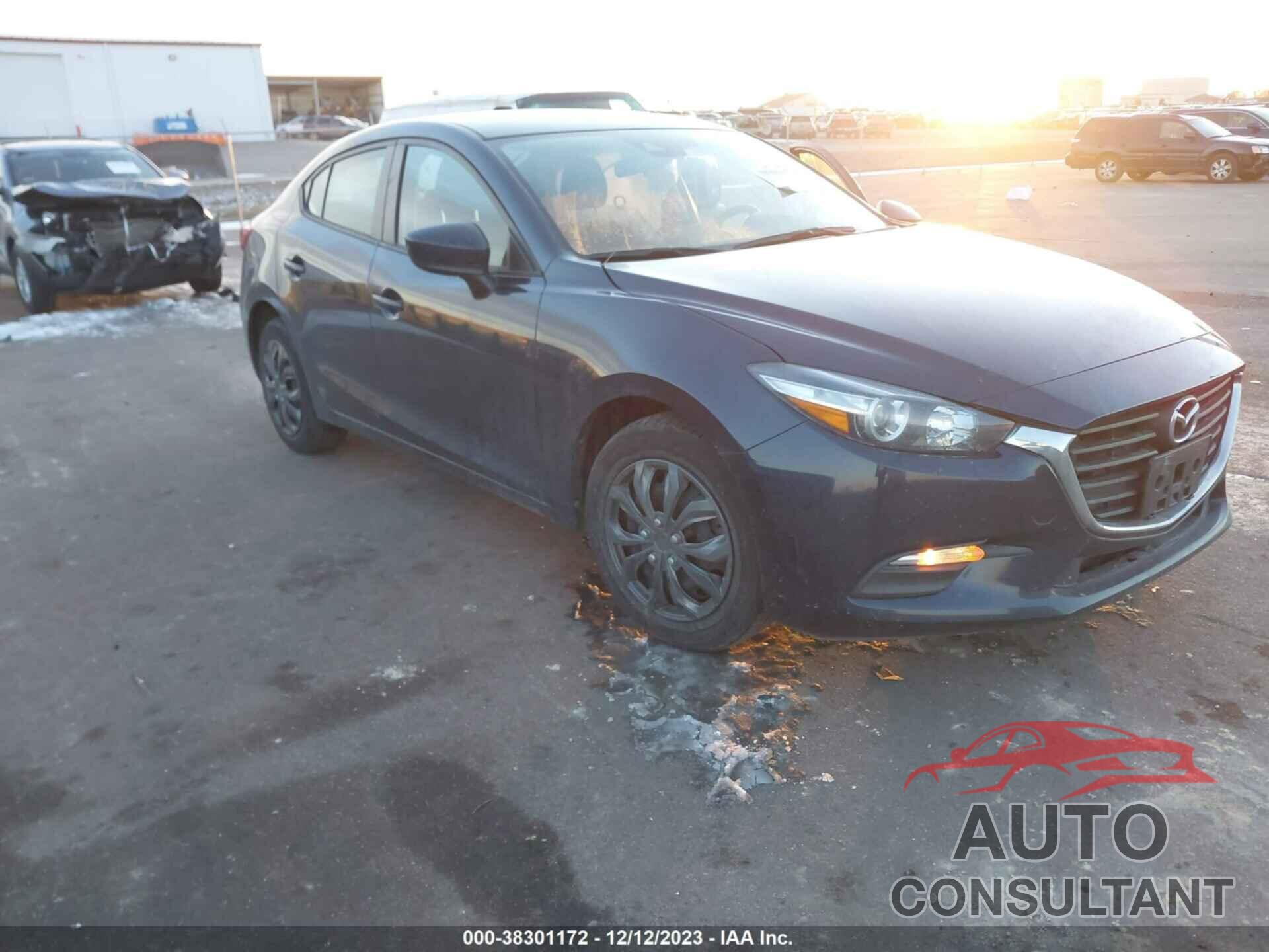 MAZDA MAZDA3 2018 - 3MZBN1U76JM211836