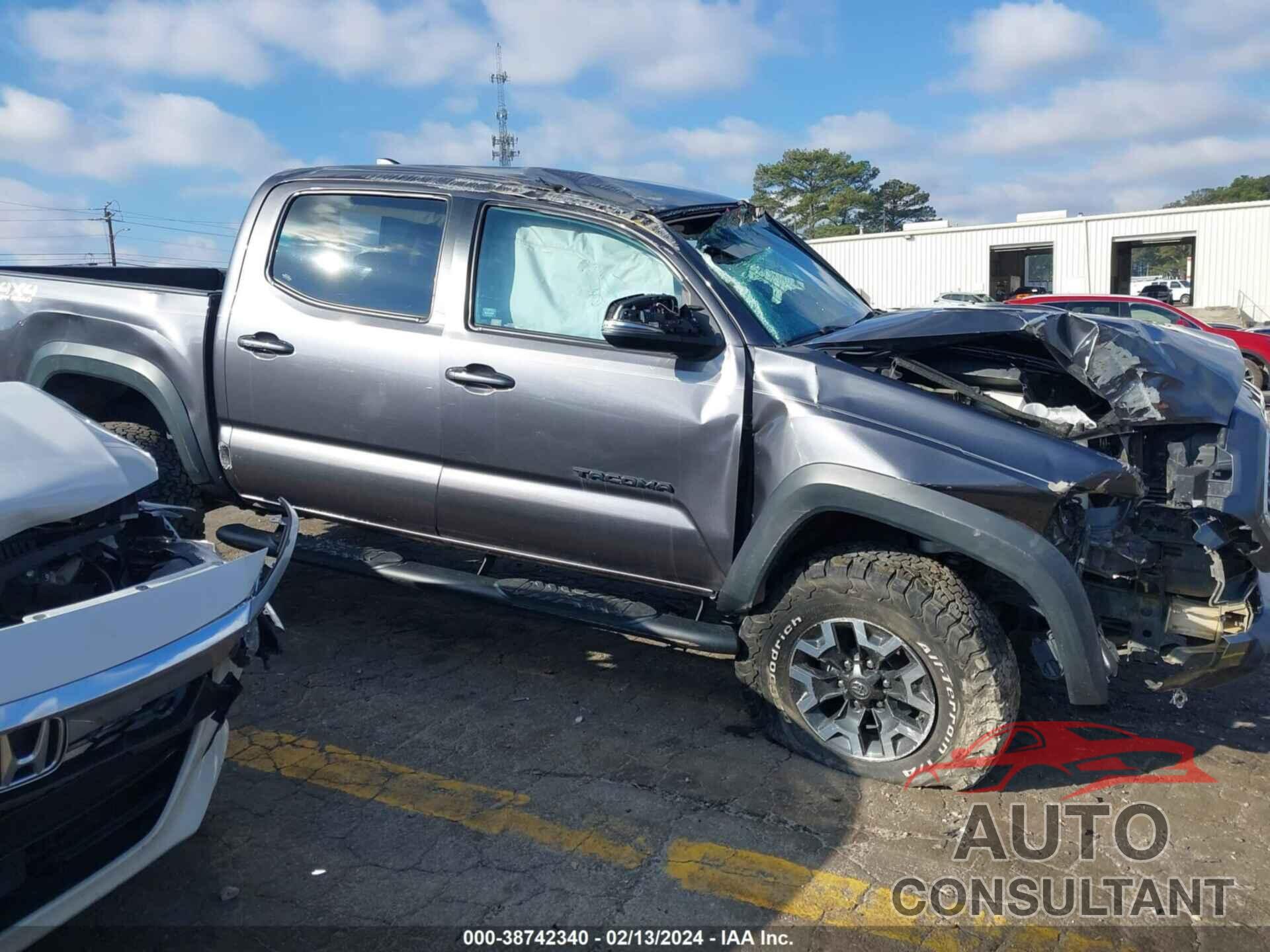 TOYOTA TACOMA 2019 - 5TFCZ5AN5KX196263