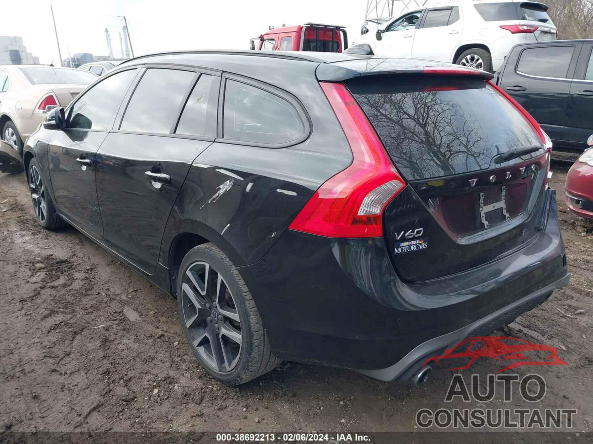 VOLVO V60 2018 - YV140MEL6J2391392