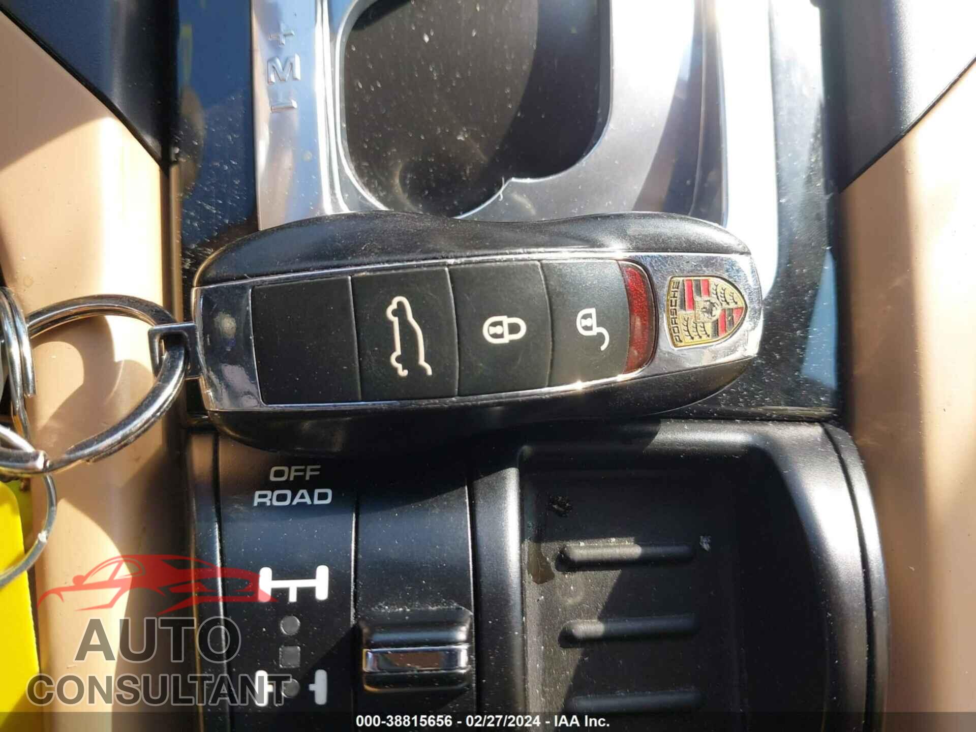 PORSCHE CAYENNE 2016 - WP1AA2A2XGLA10071