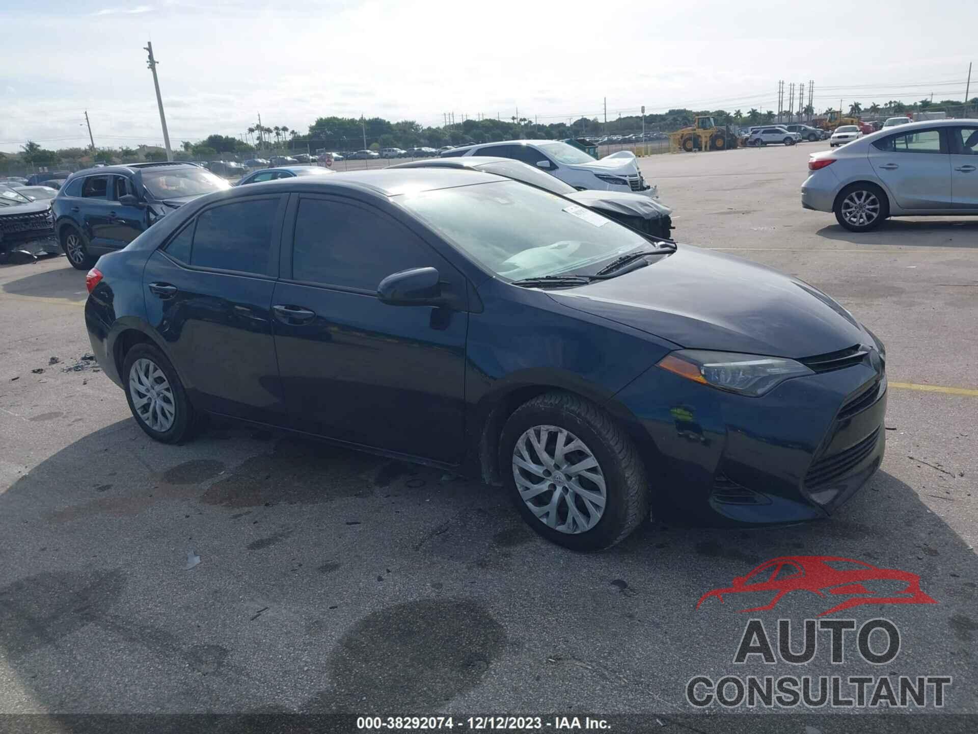 TOYOTA COROLLA 2018 - 5YFBURHE5JP773300