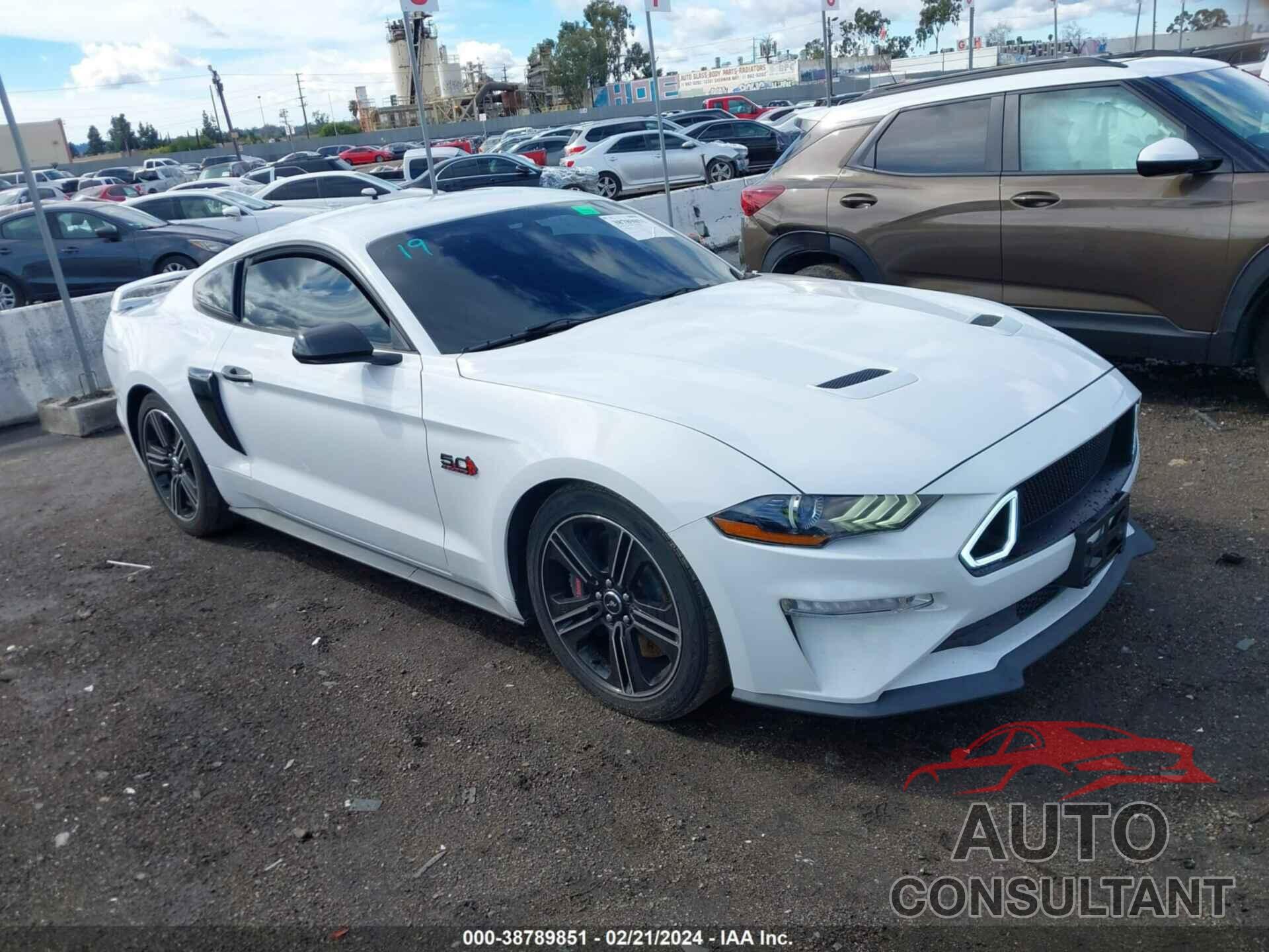 FORD MUSTANG 2018 - 1FA6P8CF6J5104846