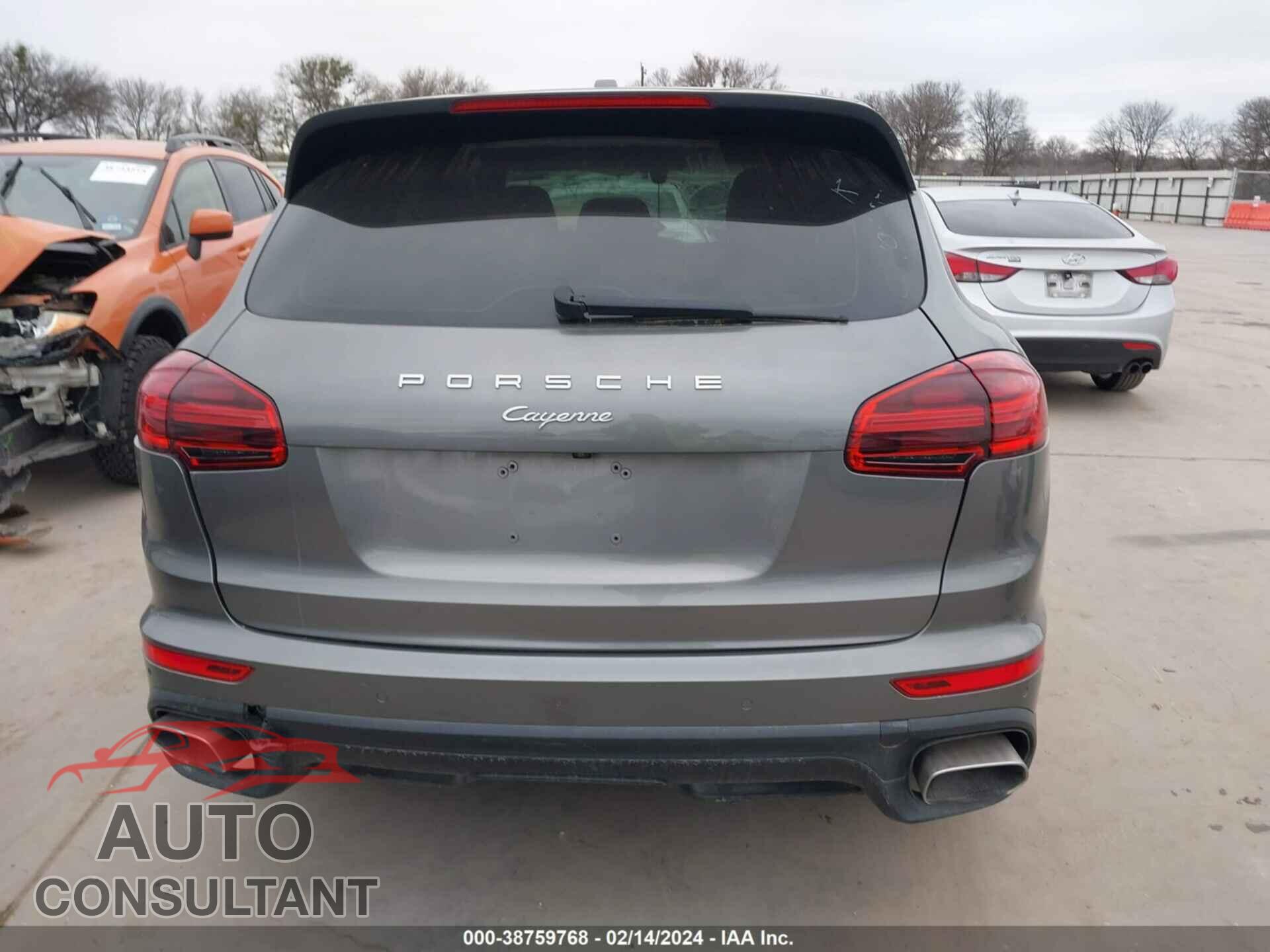 PORSCHE CAYENNE 2016 - WP1AA2A21GKA14631