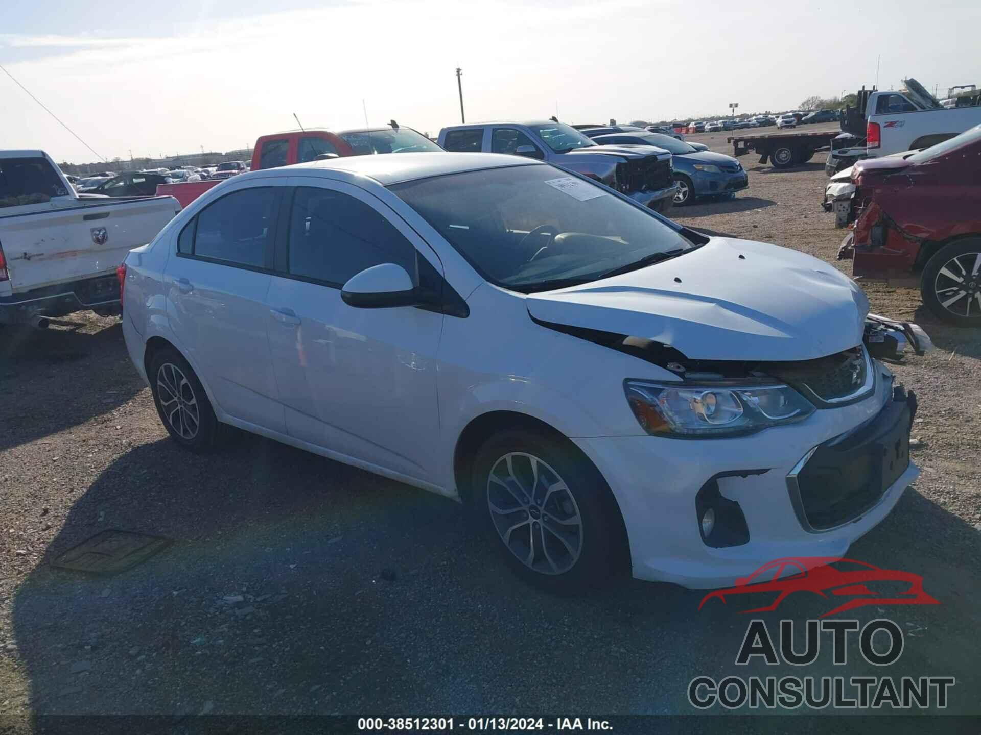 CHEVROLET SONIC 2019 - 1G1JB5SB8K4128470