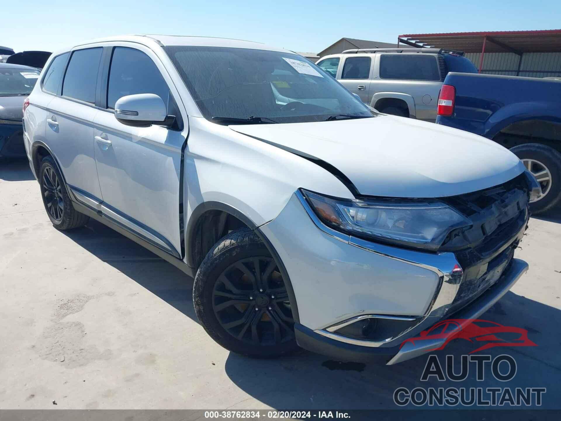 MITSUBISHI OUTLANDER 2018 - JA4AD3A38JZ015162