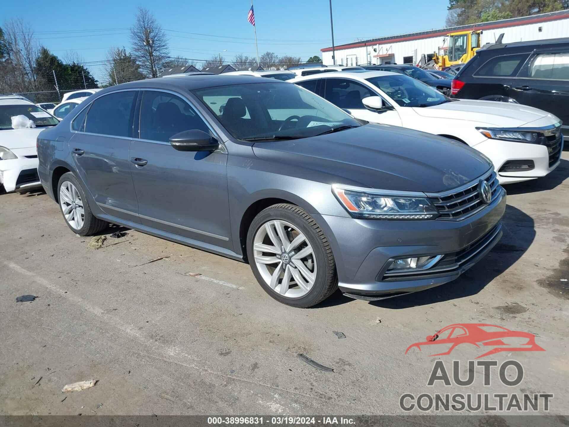 VOLKSWAGEN PASSAT 2017 - 1VWGT7A30HC019405