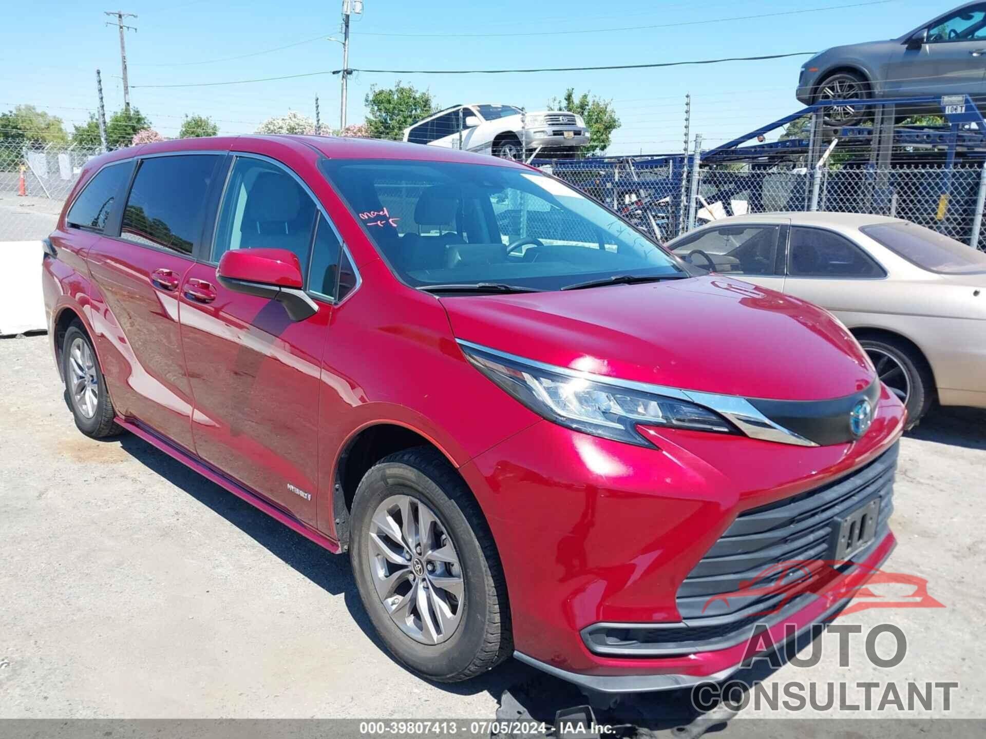 TOYOTA SIENNA 2021 - 5TDKRKECXMS010146