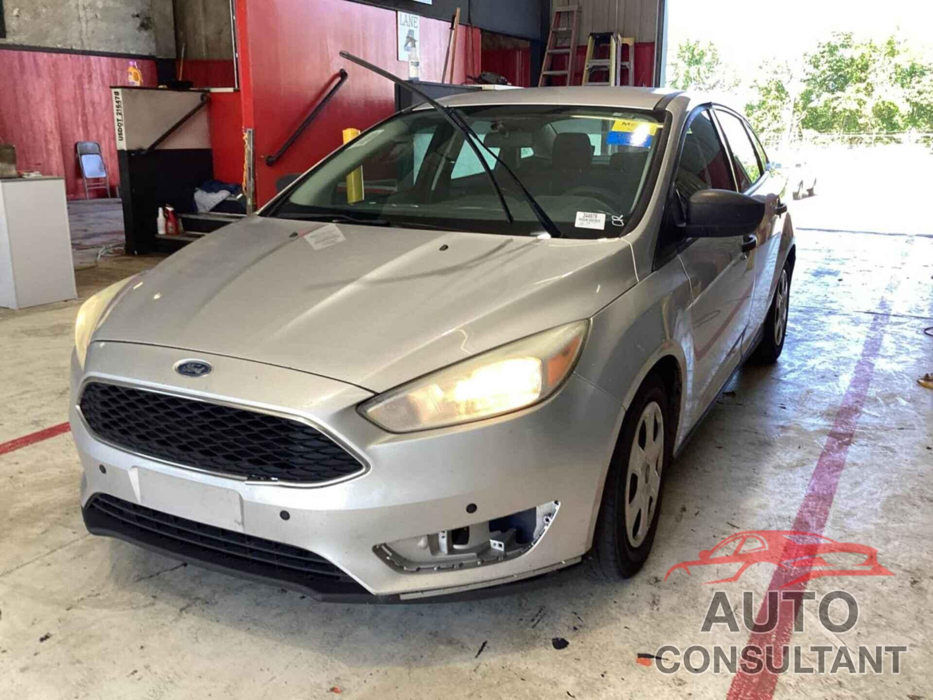 FORD FOCUS 2016 - 1FADP3E26GL366293