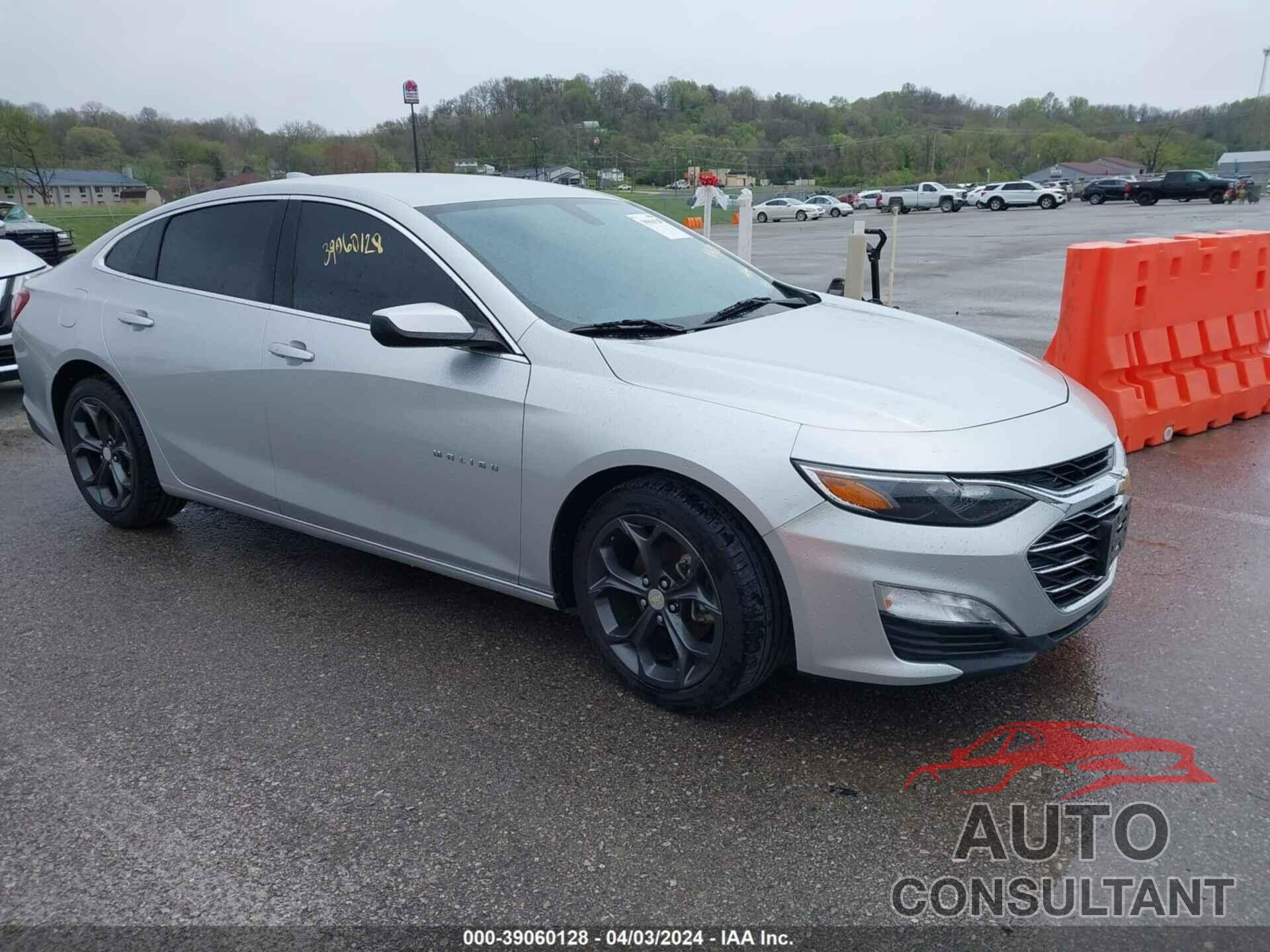 CHEVROLET MALIBU 2021 - 1G1ZD5ST1MF074006