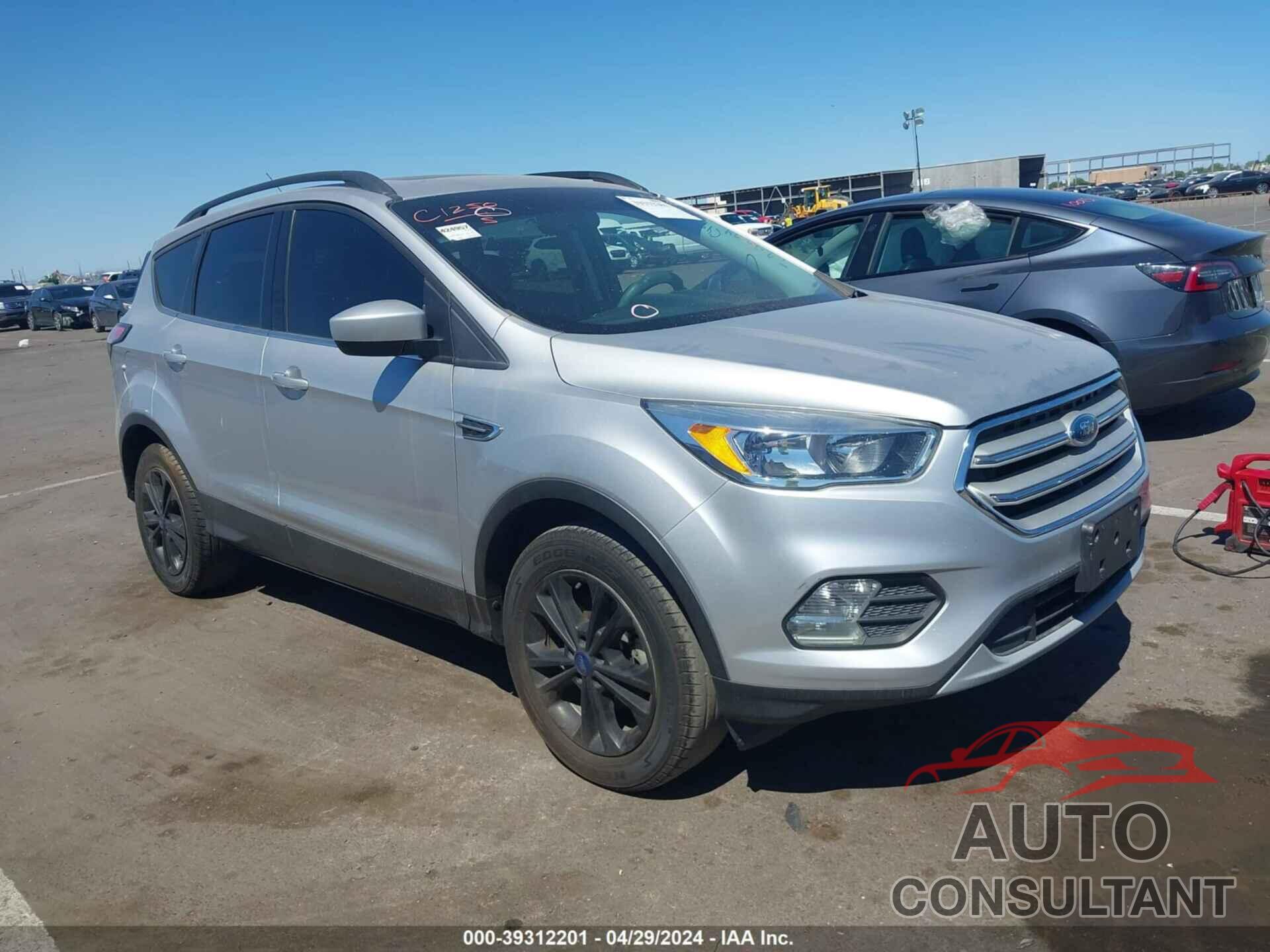 FORD ESCAPE 2018 - 1FMCU0GD1JUC49357