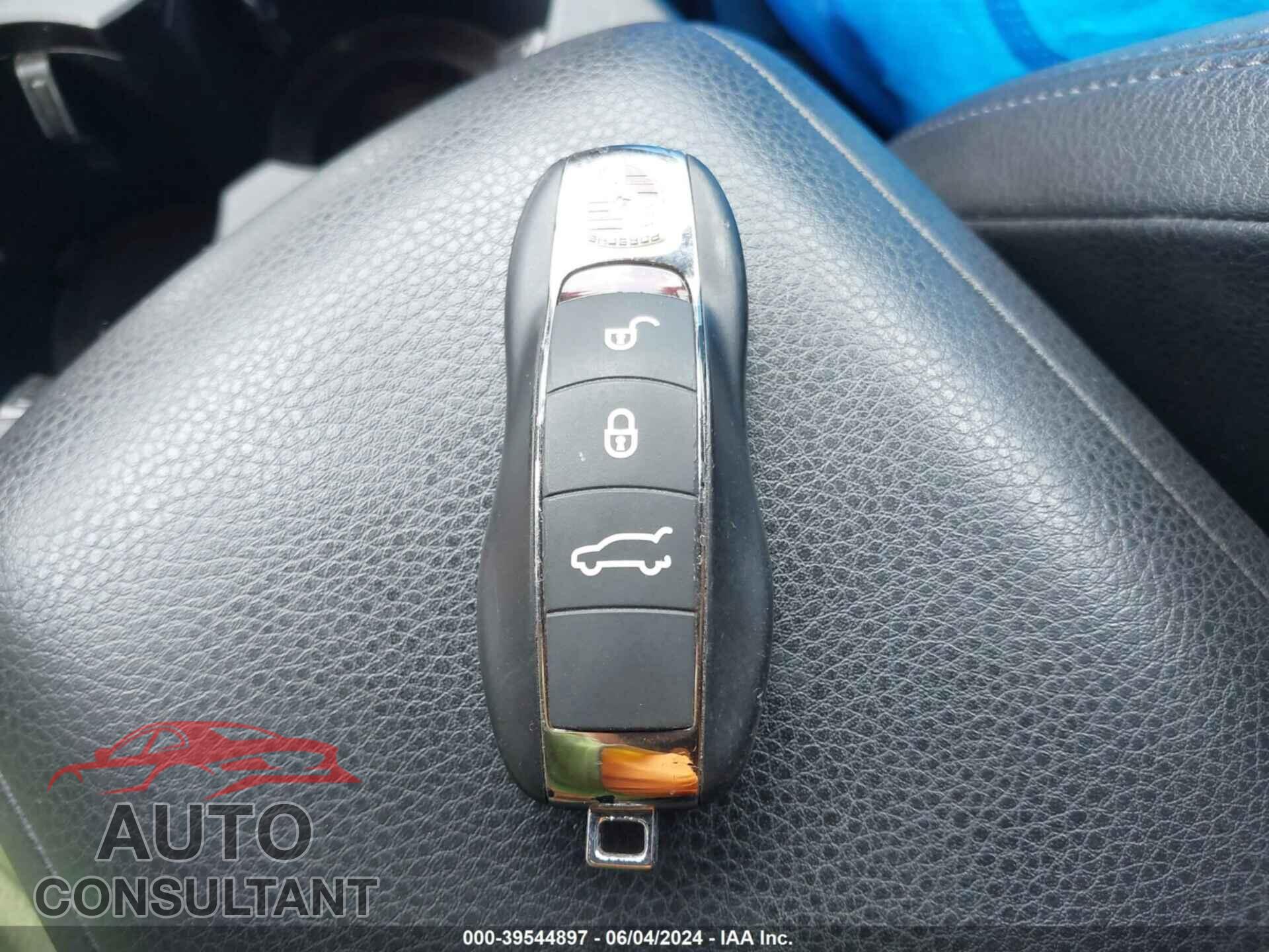 PORSCHE MACAN 2017 - WP1AA2A55HLB06315