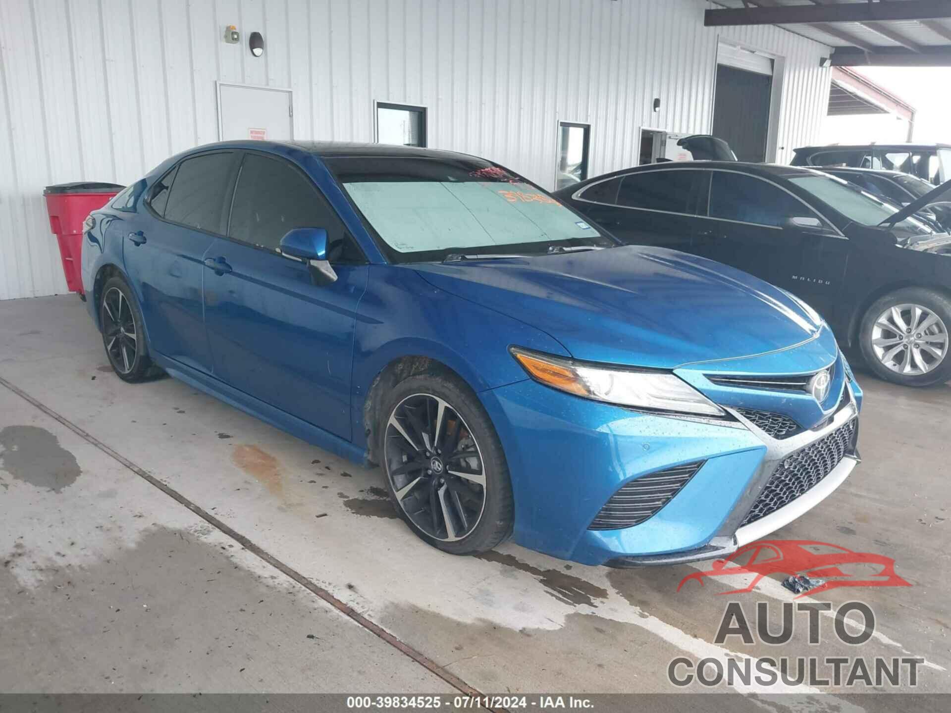 TOYOTA CAMRY 2018 - 4T1B61HK5JU121681