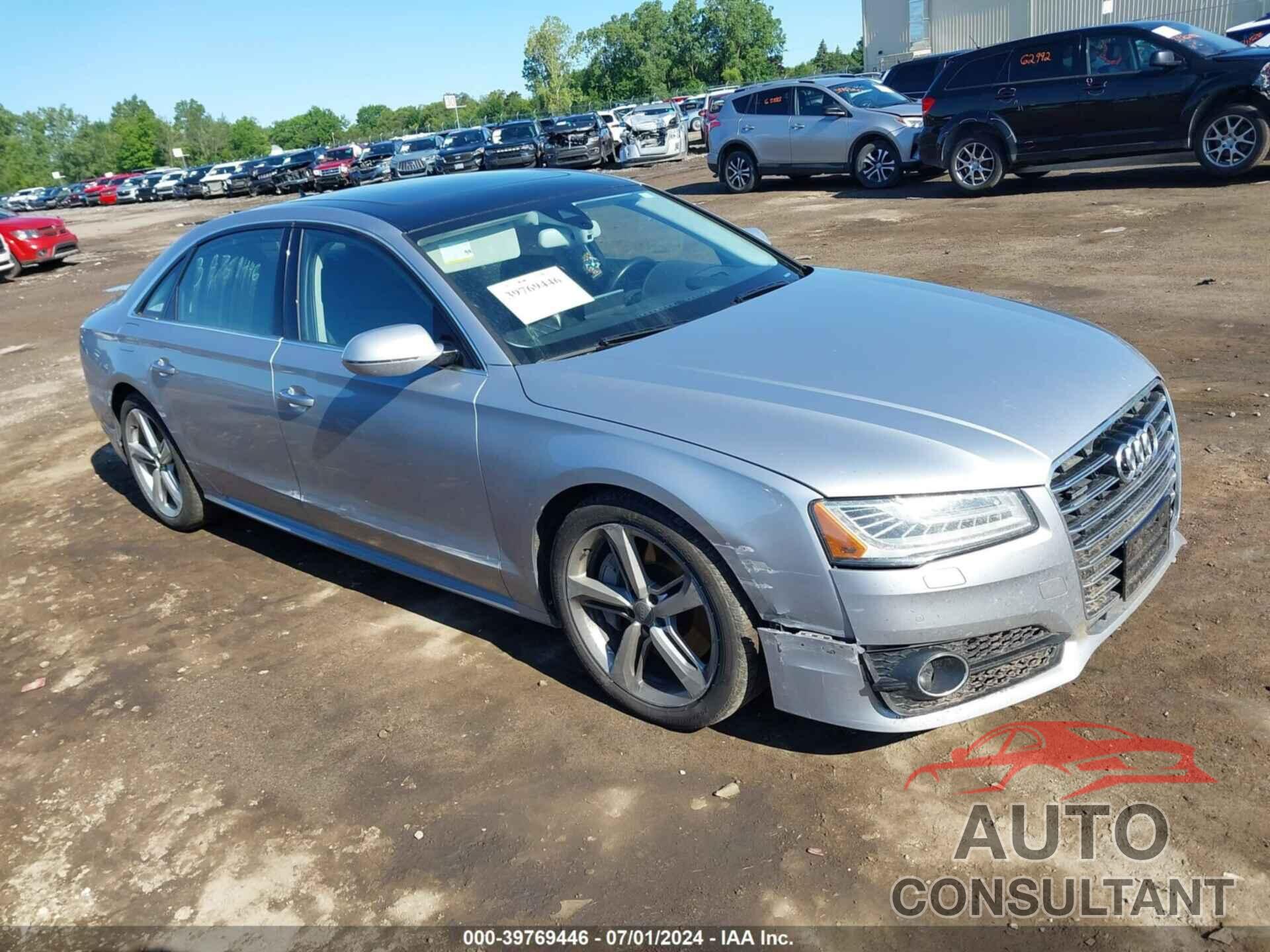 AUDI A8 L 2018 - WAU43AFD8JN000774