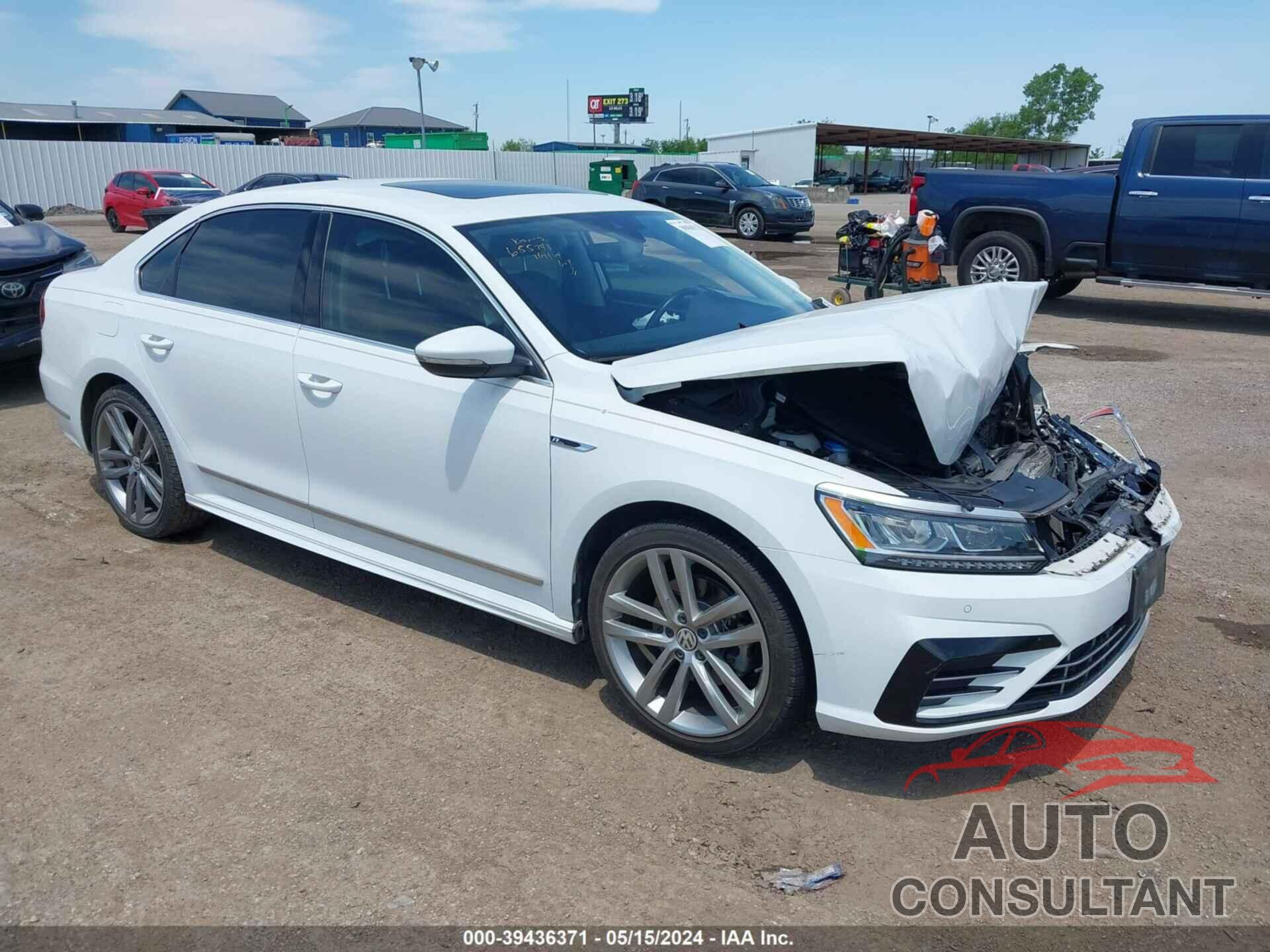 VOLKSWAGEN PASSAT 2019 - 1VWMA7A31KC013869