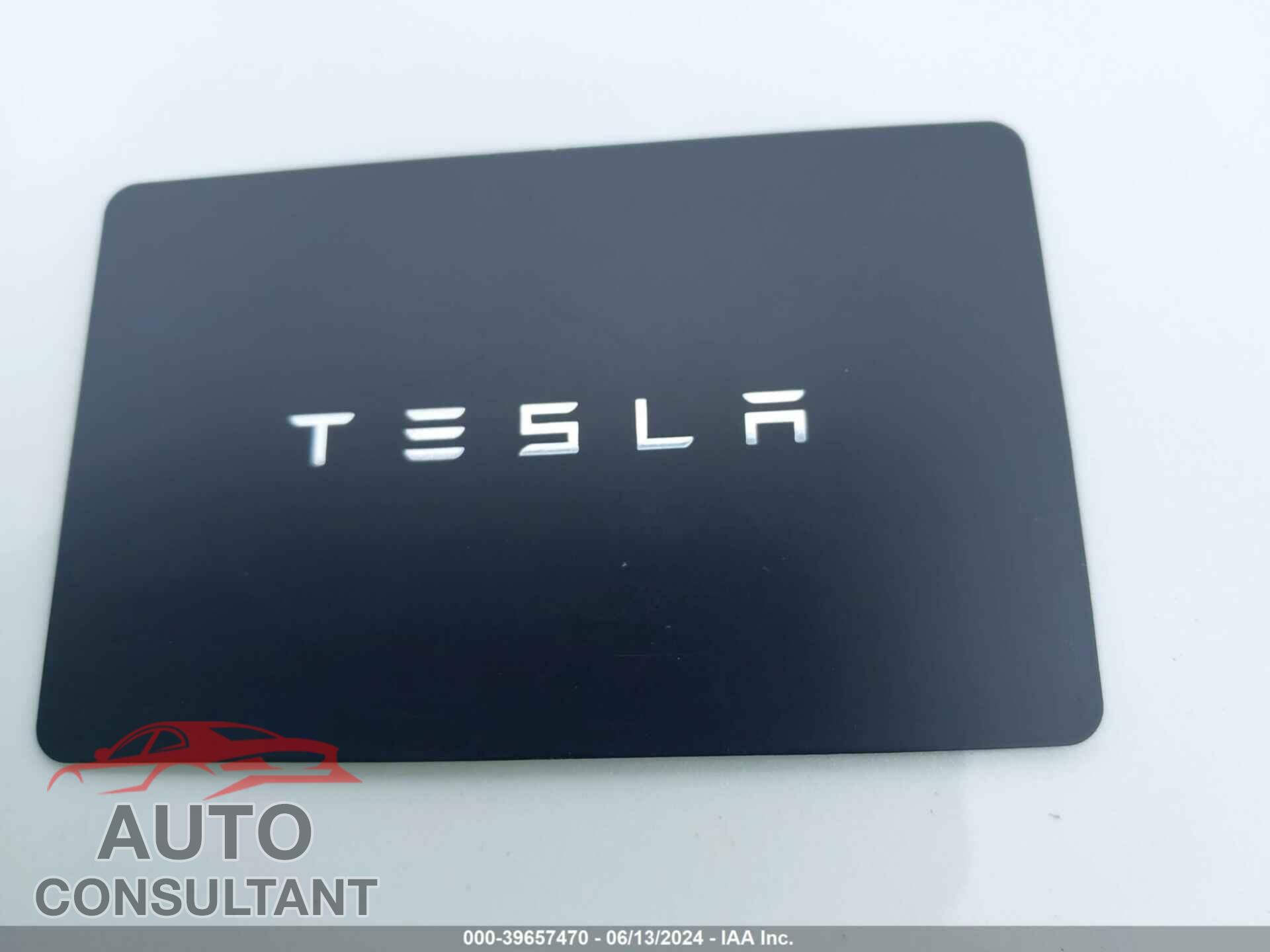 TESLA MODEL 3 2024 - 5YJ3E1EA3RF773680