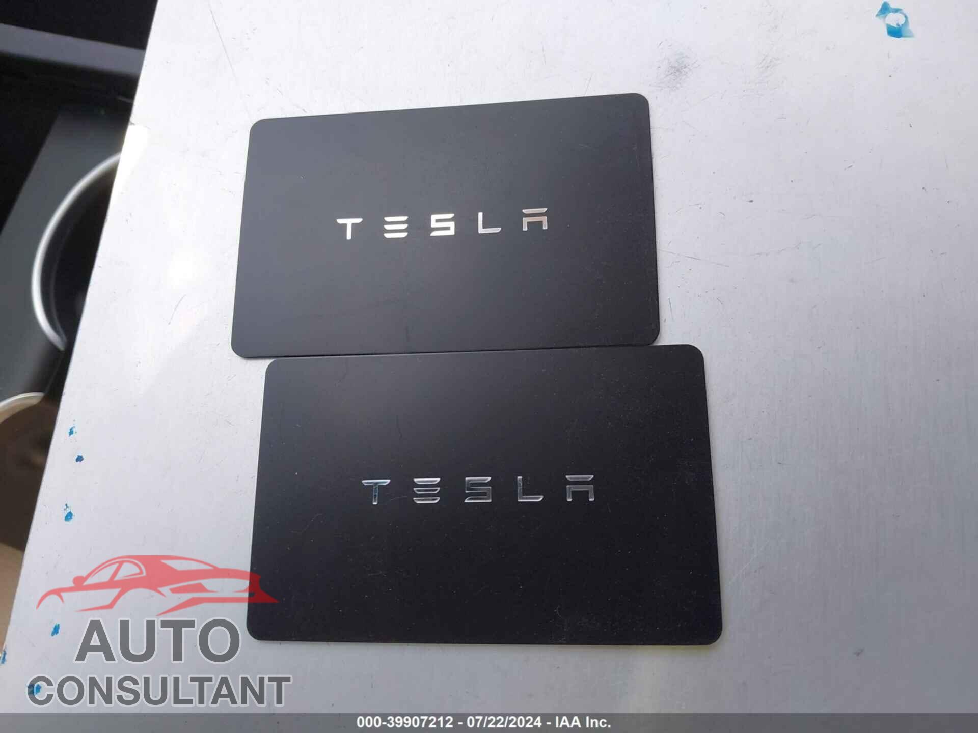 TESLA MODEL 3 2024 - 5YJ3E1EA2RF749483