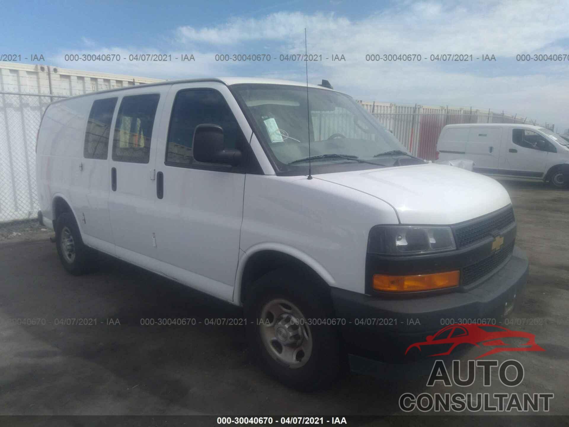 CHEVROLET EXPRESS CARGO VAN 2019 - 1GCWGAFPXK1162697