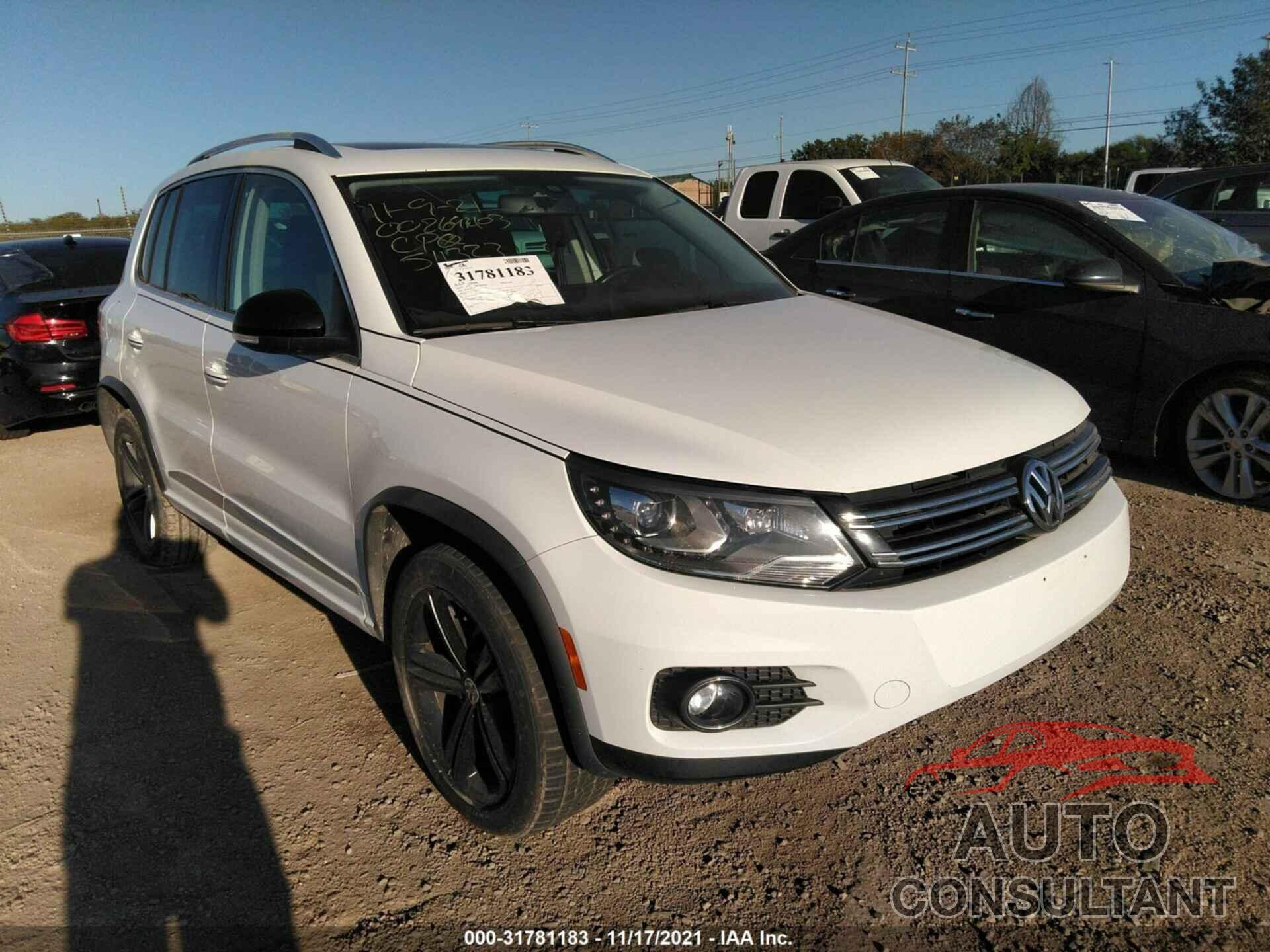 VOLKSWAGEN TIGUAN 2017 - WVGTV7AX3HW511323