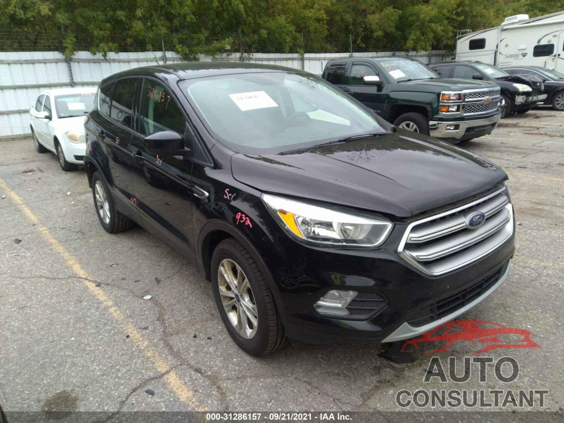 FORD ESCAPE 2017 - 1FMCU9G90HUB78873