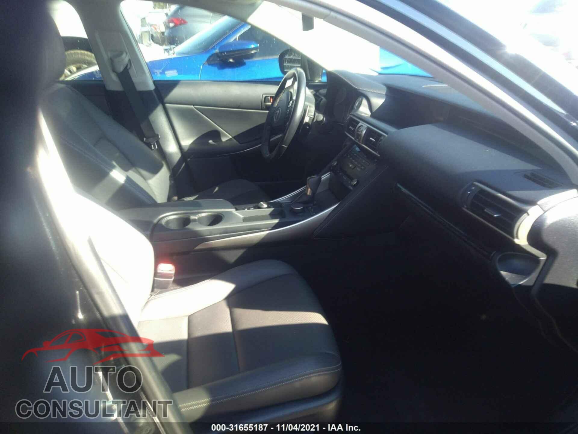 LEXUS IS 2018 - JTHBA1D27J5066541