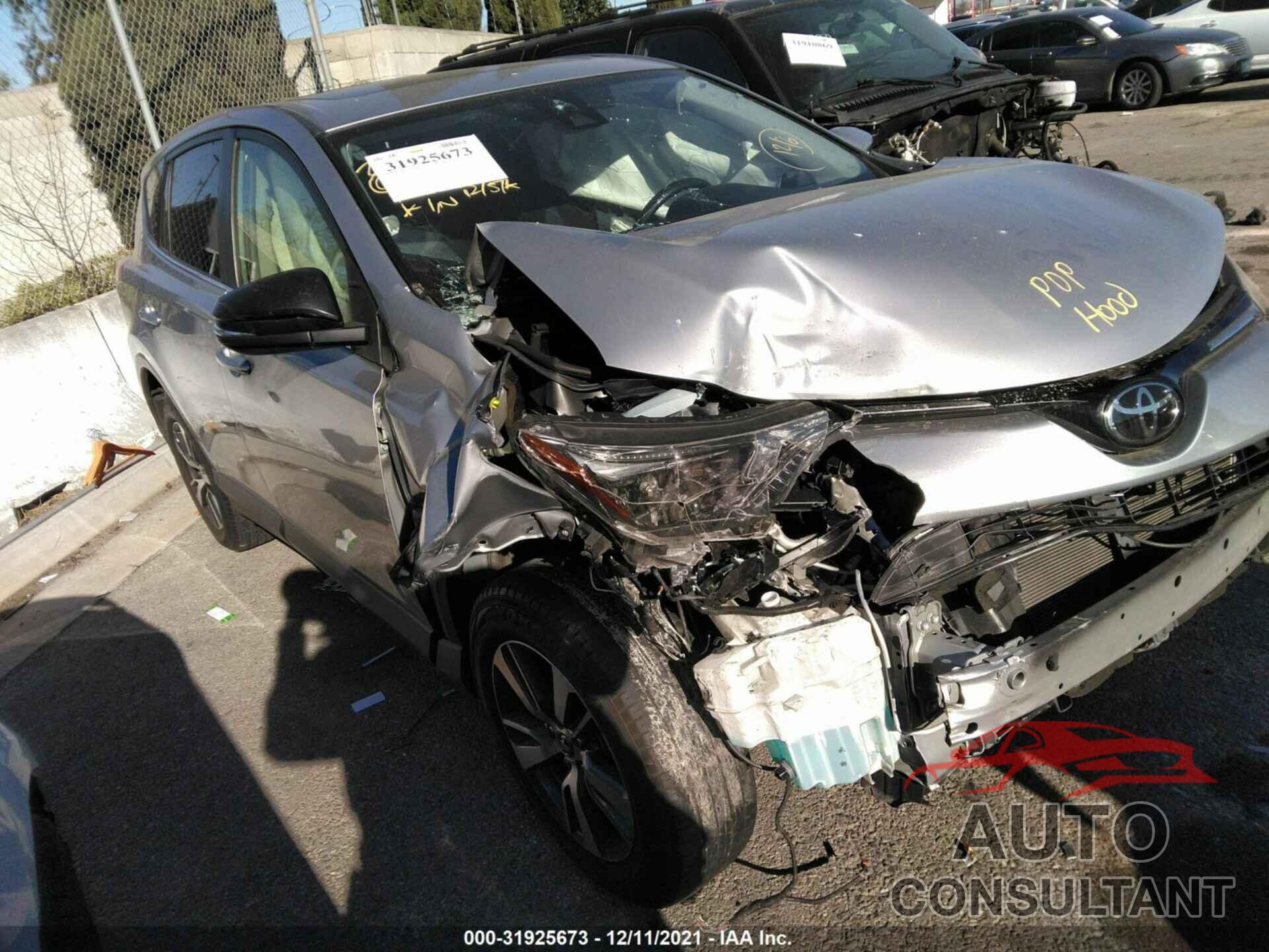 TOYOTA RAV4 2018 - JTMWFREV0JJ177127