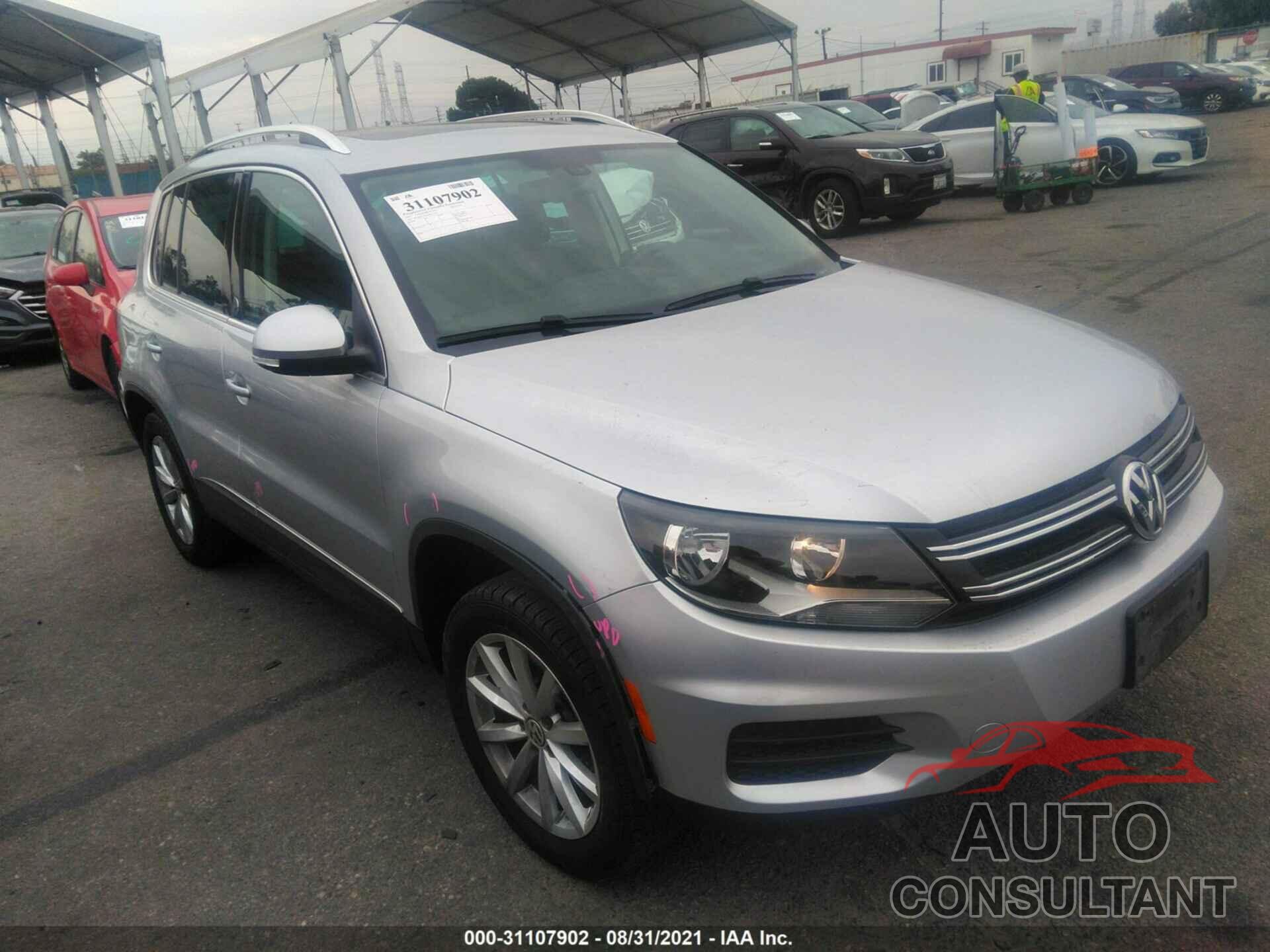 VOLKSWAGEN TIGUAN 2017 - WVGRV7AX4HK007722